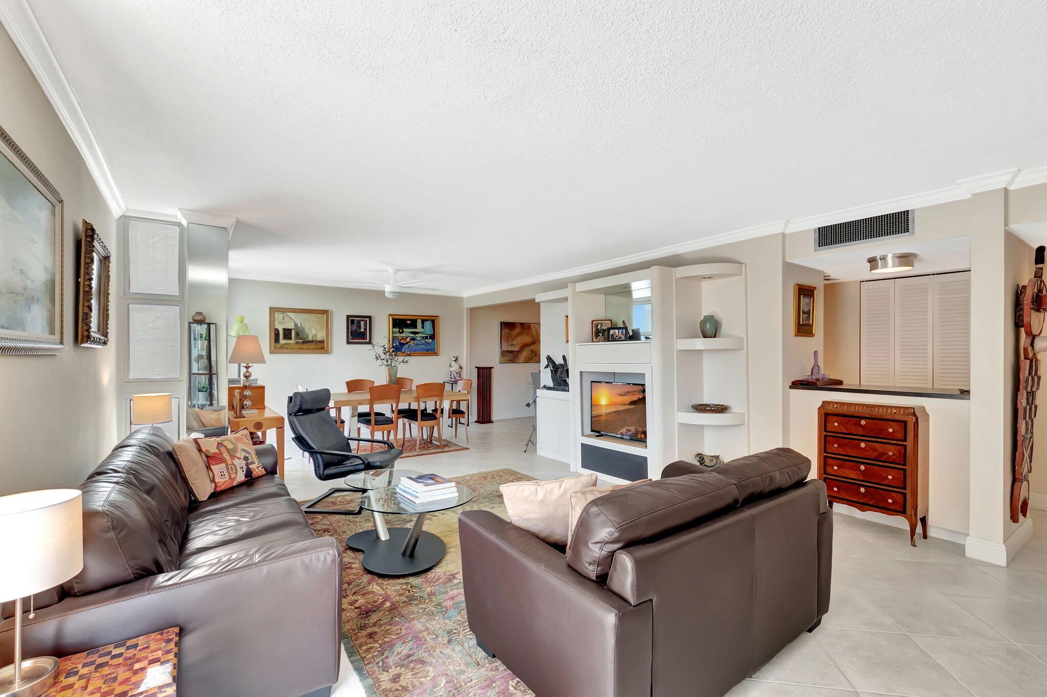 COASTAL HOUSE CONDO - Residential