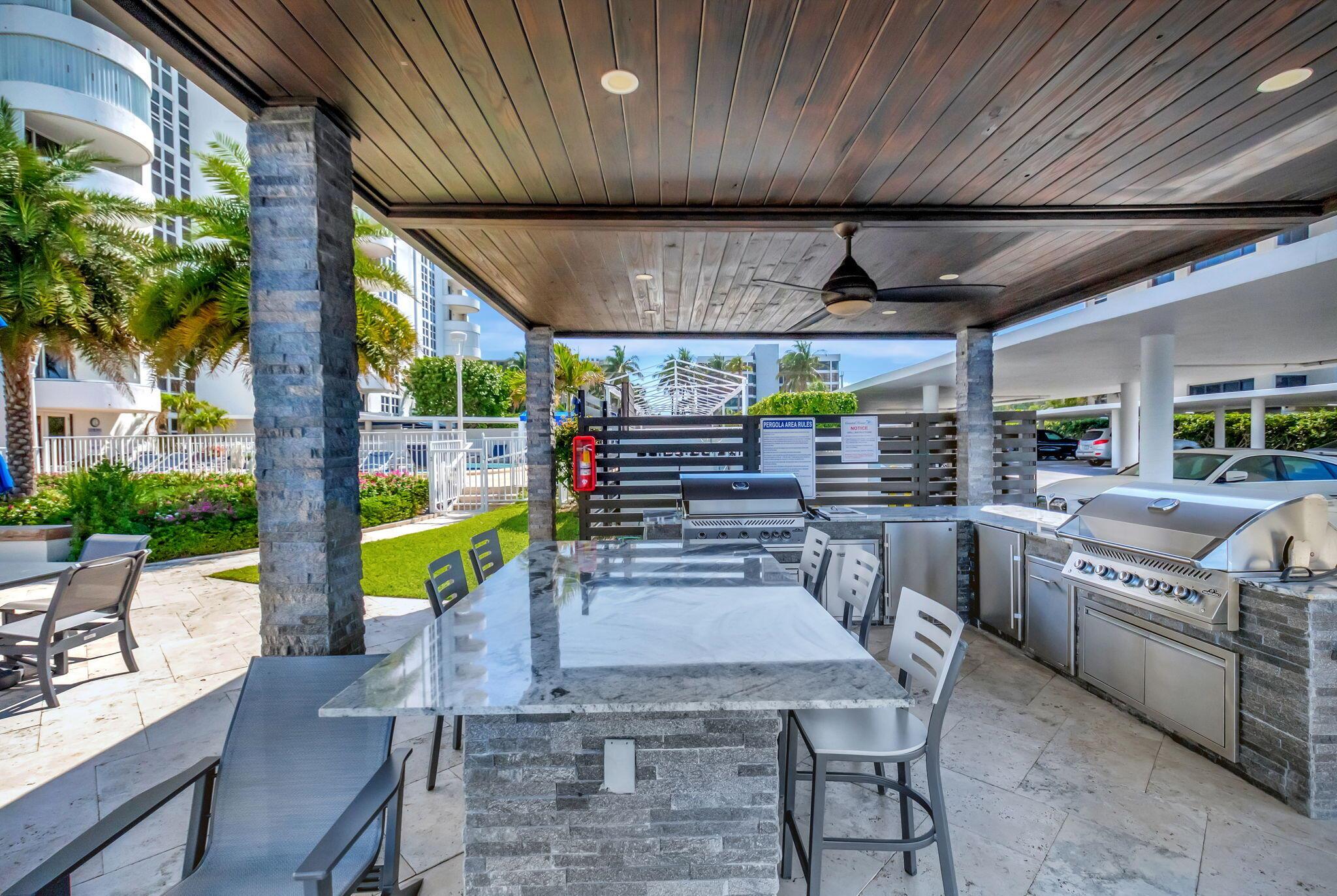 COASTAL HOUSE CONDO - Residential