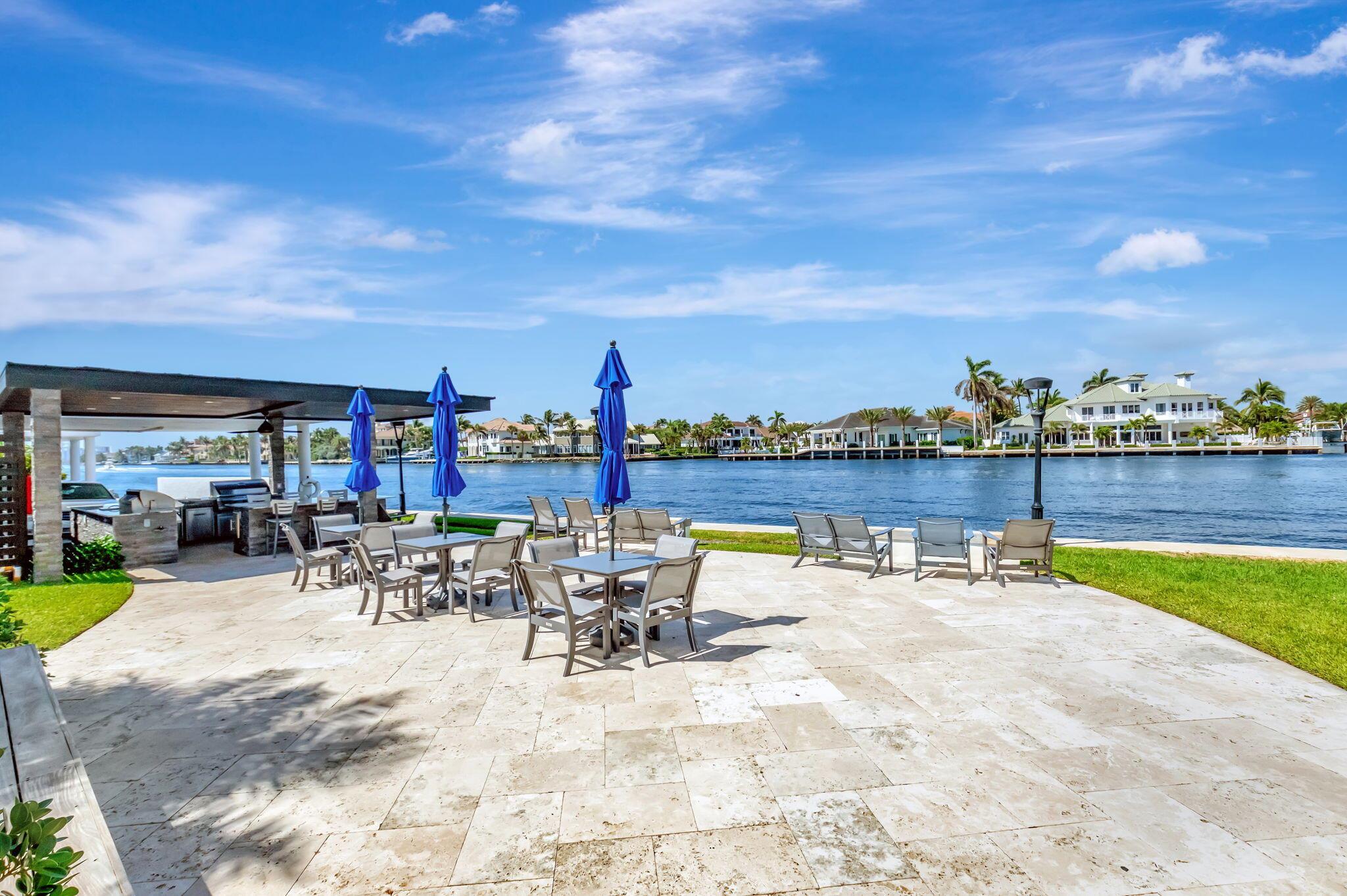 COASTAL HOUSE CONDO - Residential