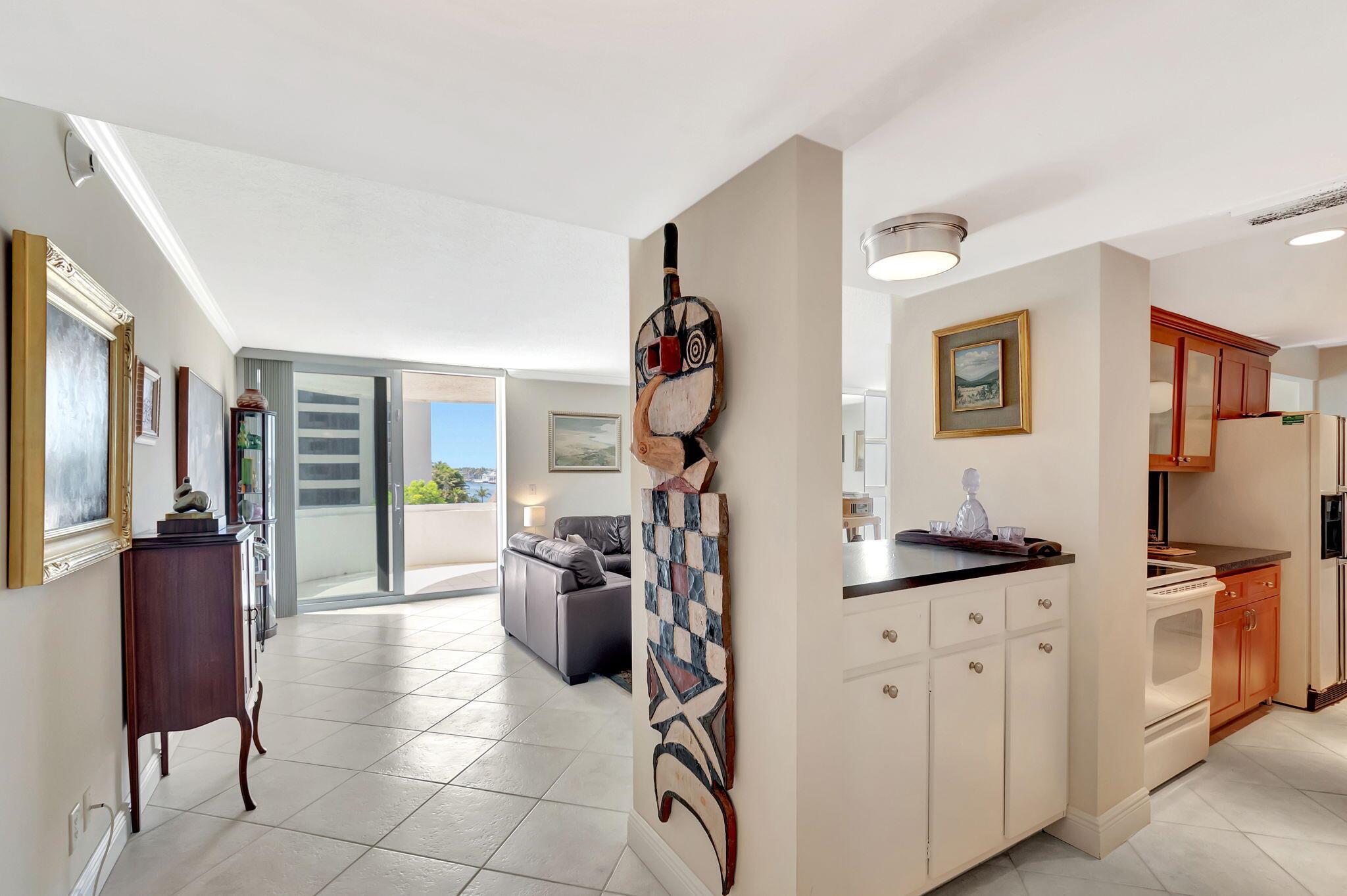 COASTAL HOUSE CONDO - Residential