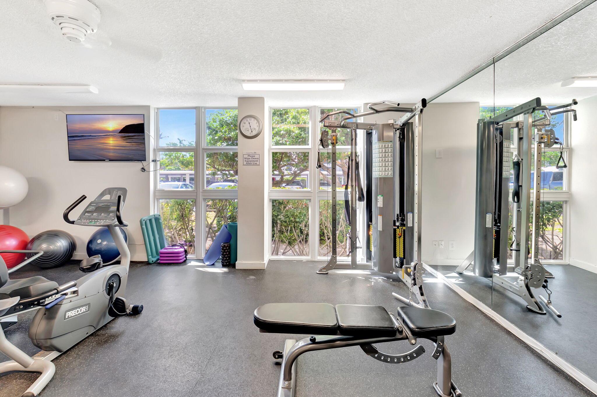 COASTAL HOUSE CONDO - Residential