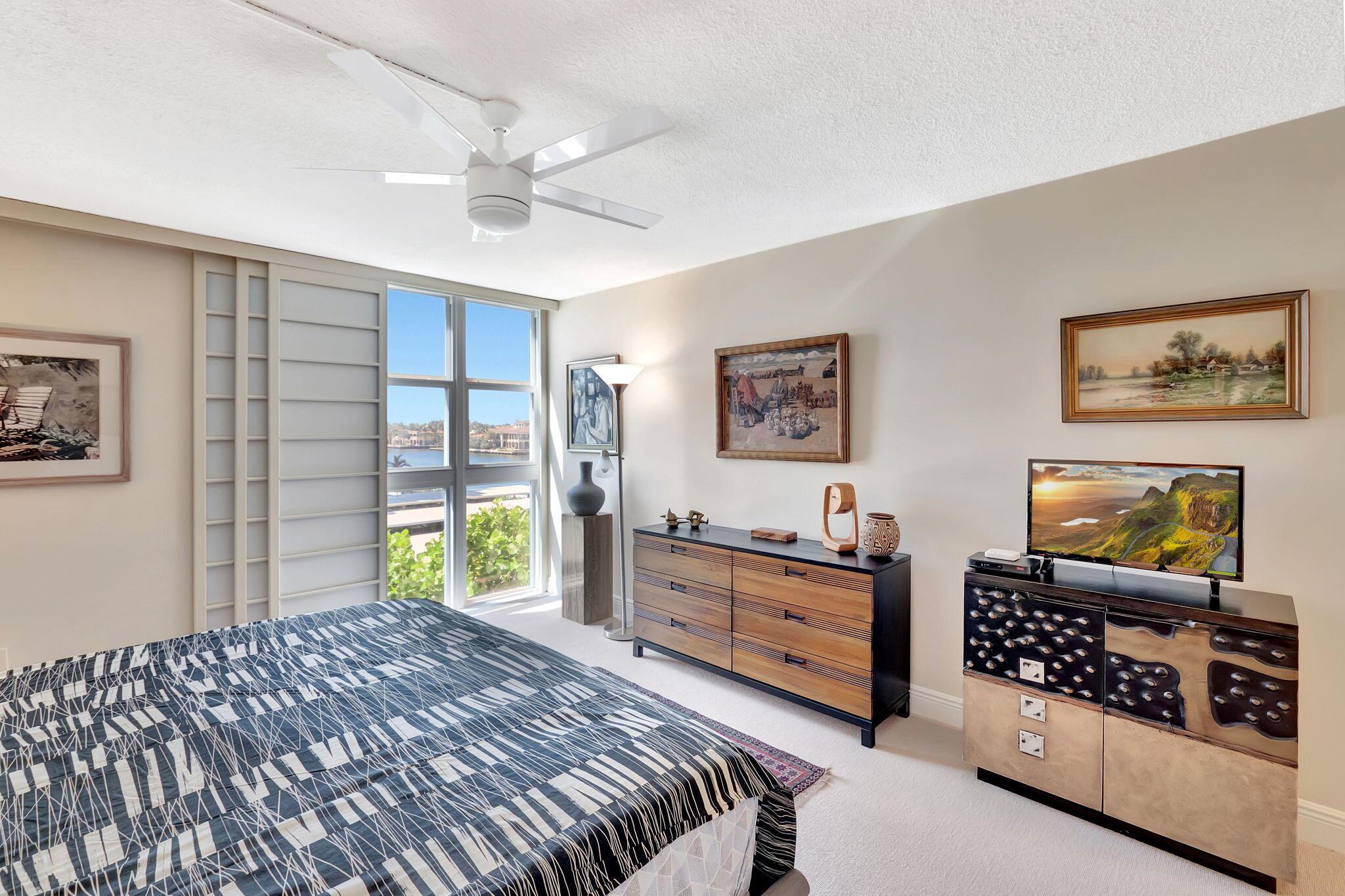 COASTAL HOUSE CONDO - Residential