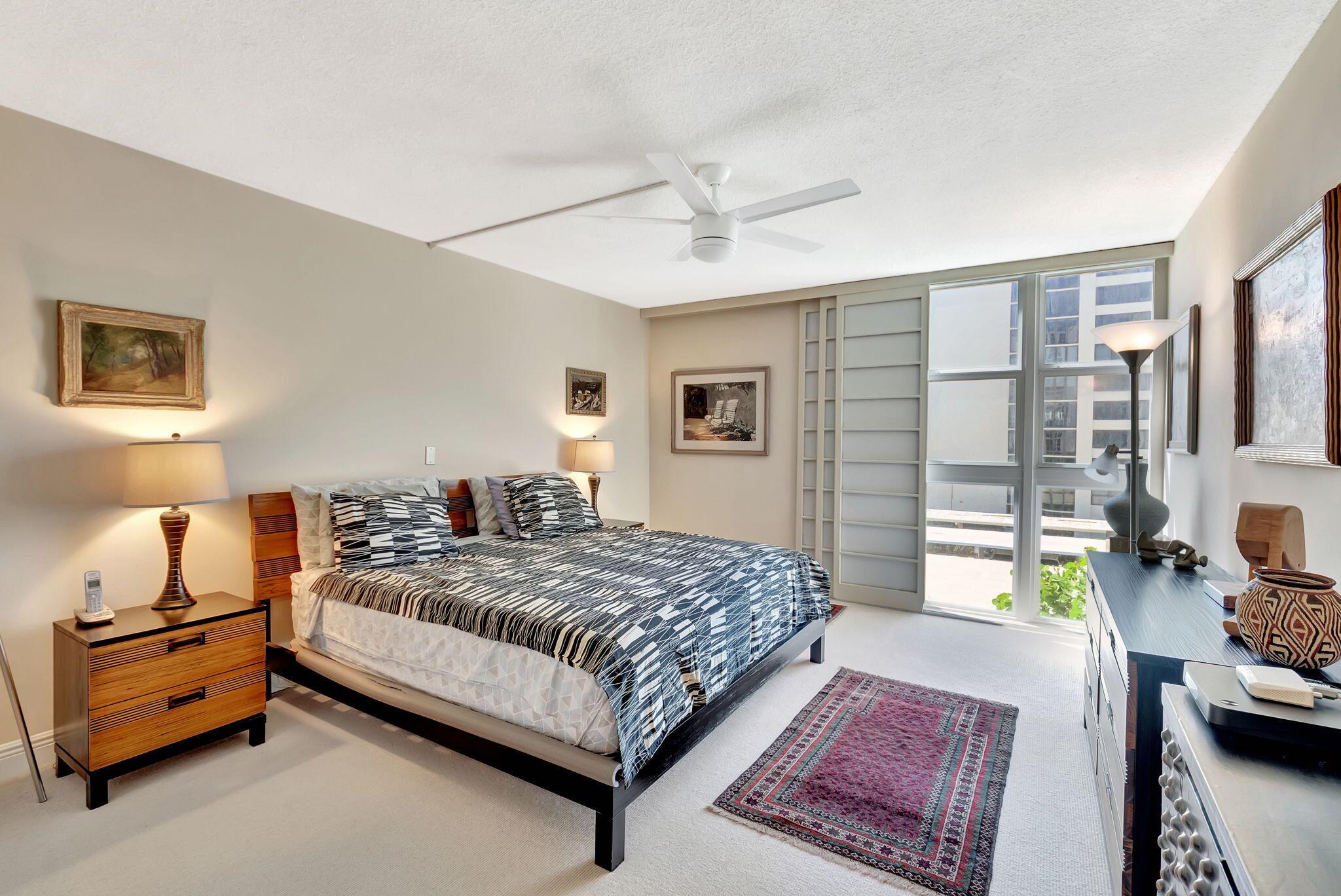 COASTAL HOUSE CONDO - Residential