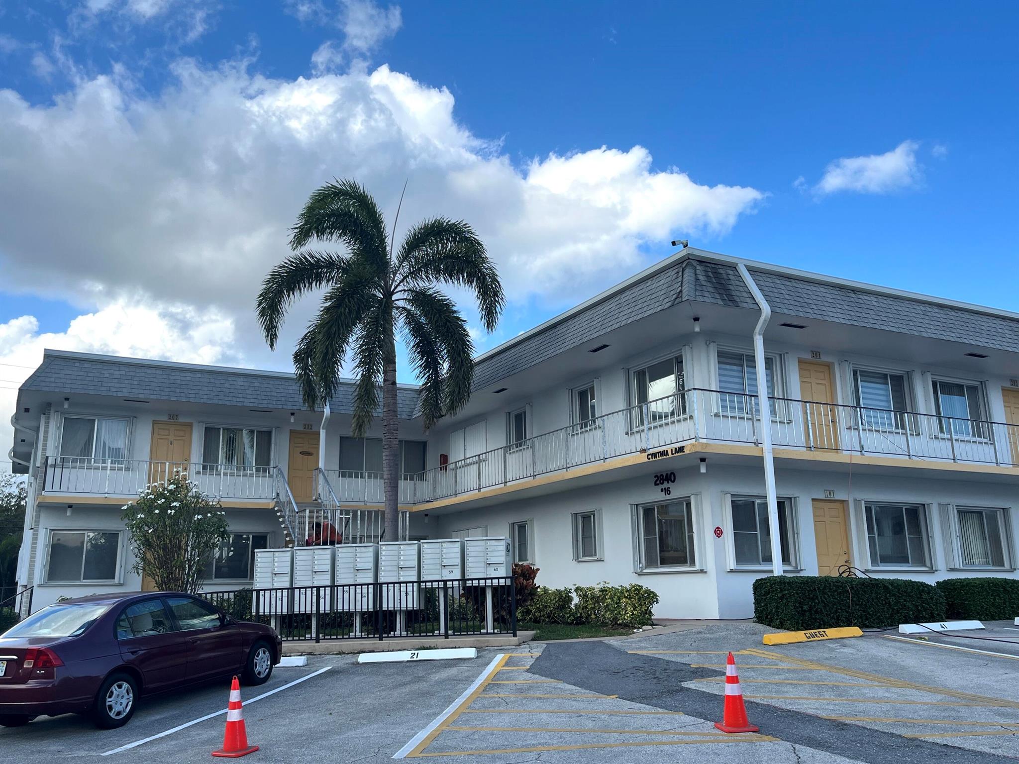 2840 Cynthia Lane 207, Lake Worth Beach, FL, 33461/$77,000 1 2840 Cynthia Lane 207