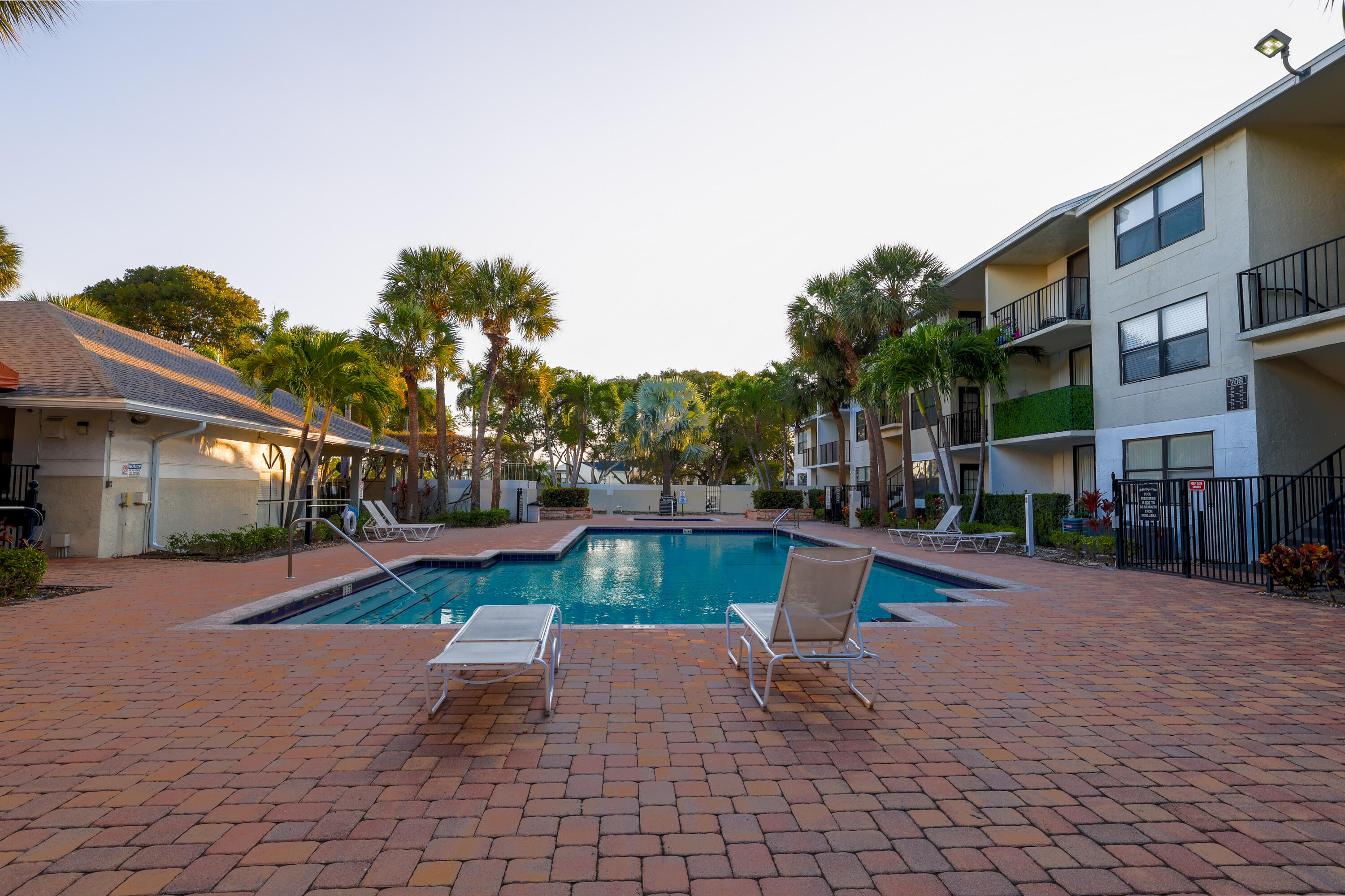 CLEAR LAKE CLUB CONDOMINIUM - Residential