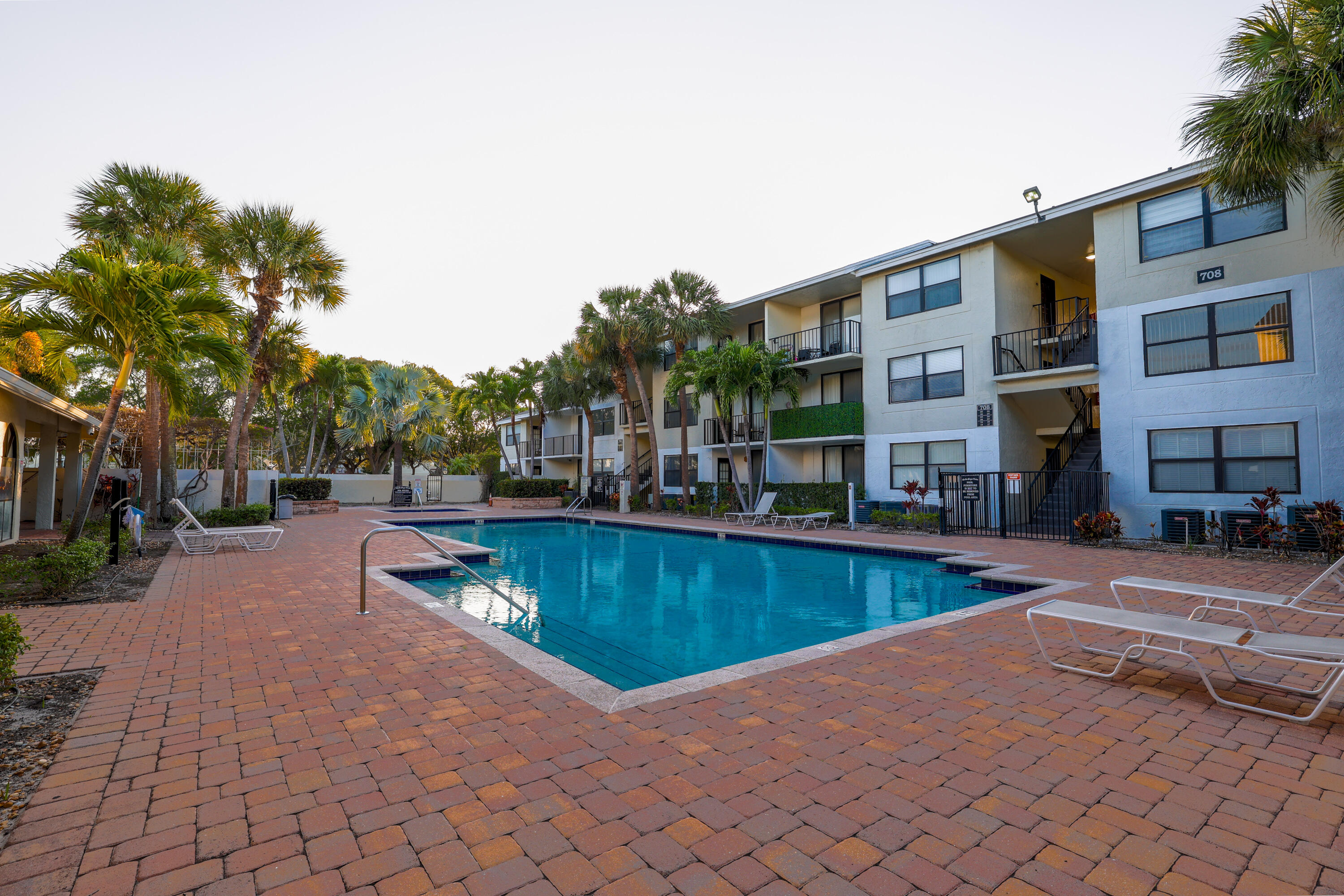 CLEAR LAKE CLUB CONDOMINIUM - Residential