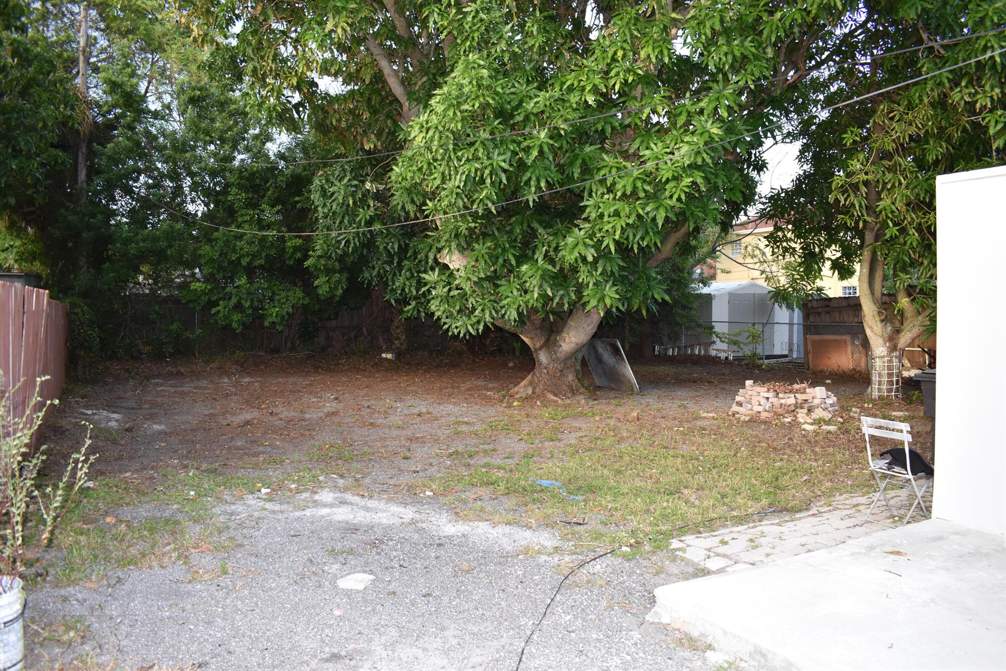 COLONIAL ESTATES - Residential Lease