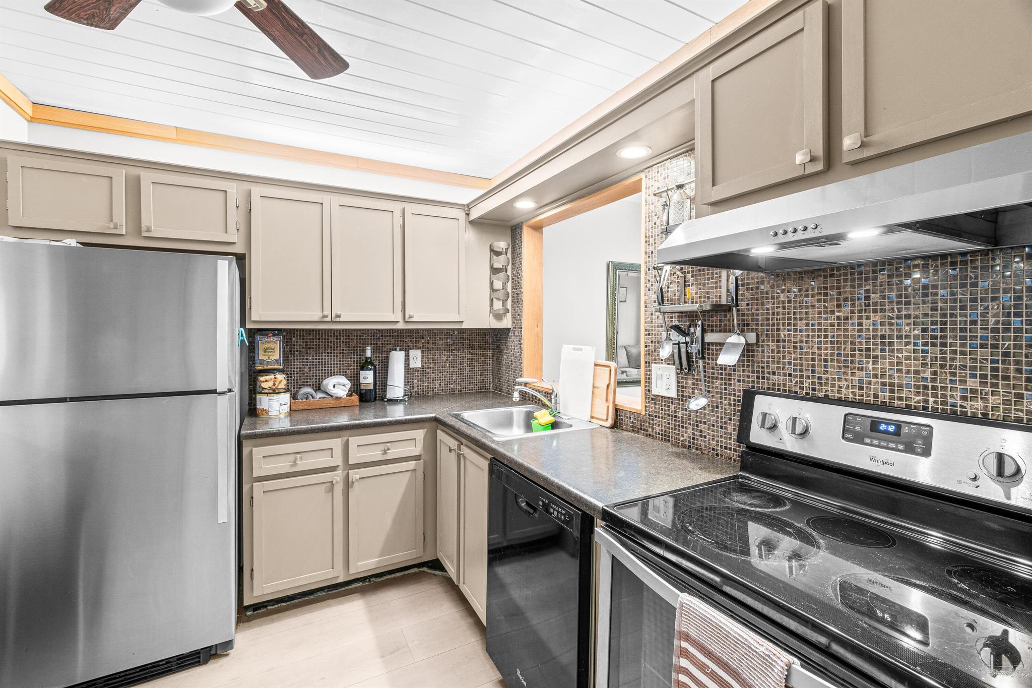 Las Verdes (CYPRESS CONDO - Residential