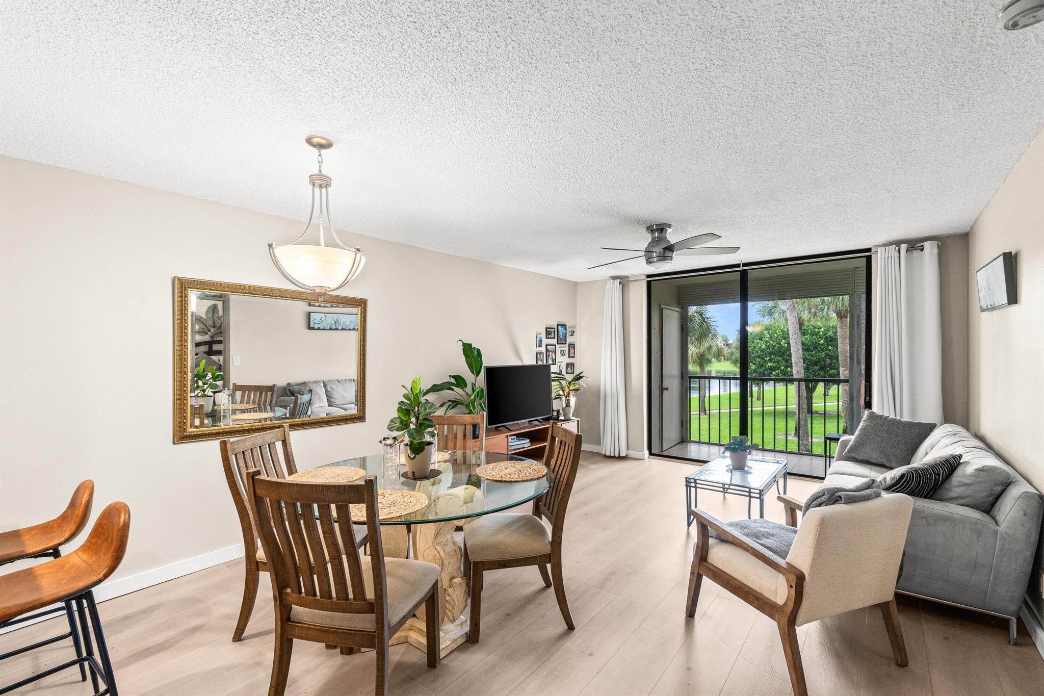 Las Verdes (CYPRESS CONDO - Residential