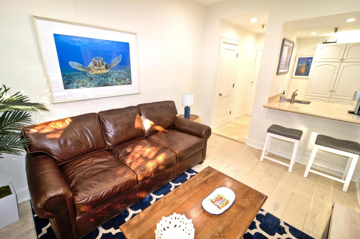 WINSTON TOWERS 700 CONDO - Residential