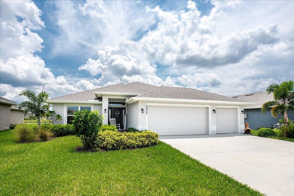 Photo of 5424 Lugo Street, Fort Pierce, FL 34951 (MLS # R11010874)