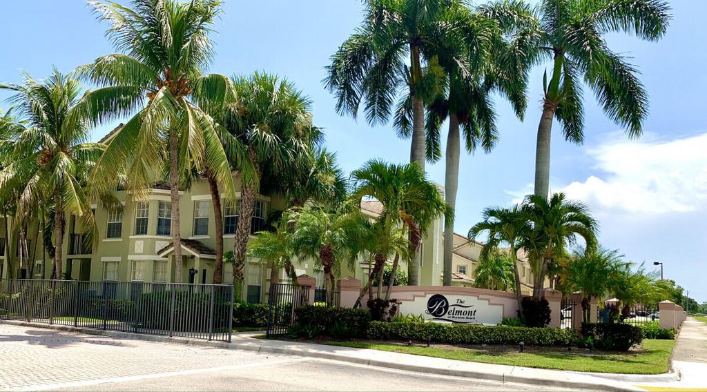 Photo of 1901 Belmont Place, Boynton Beach, FL 33436 (MLS # R11138468)