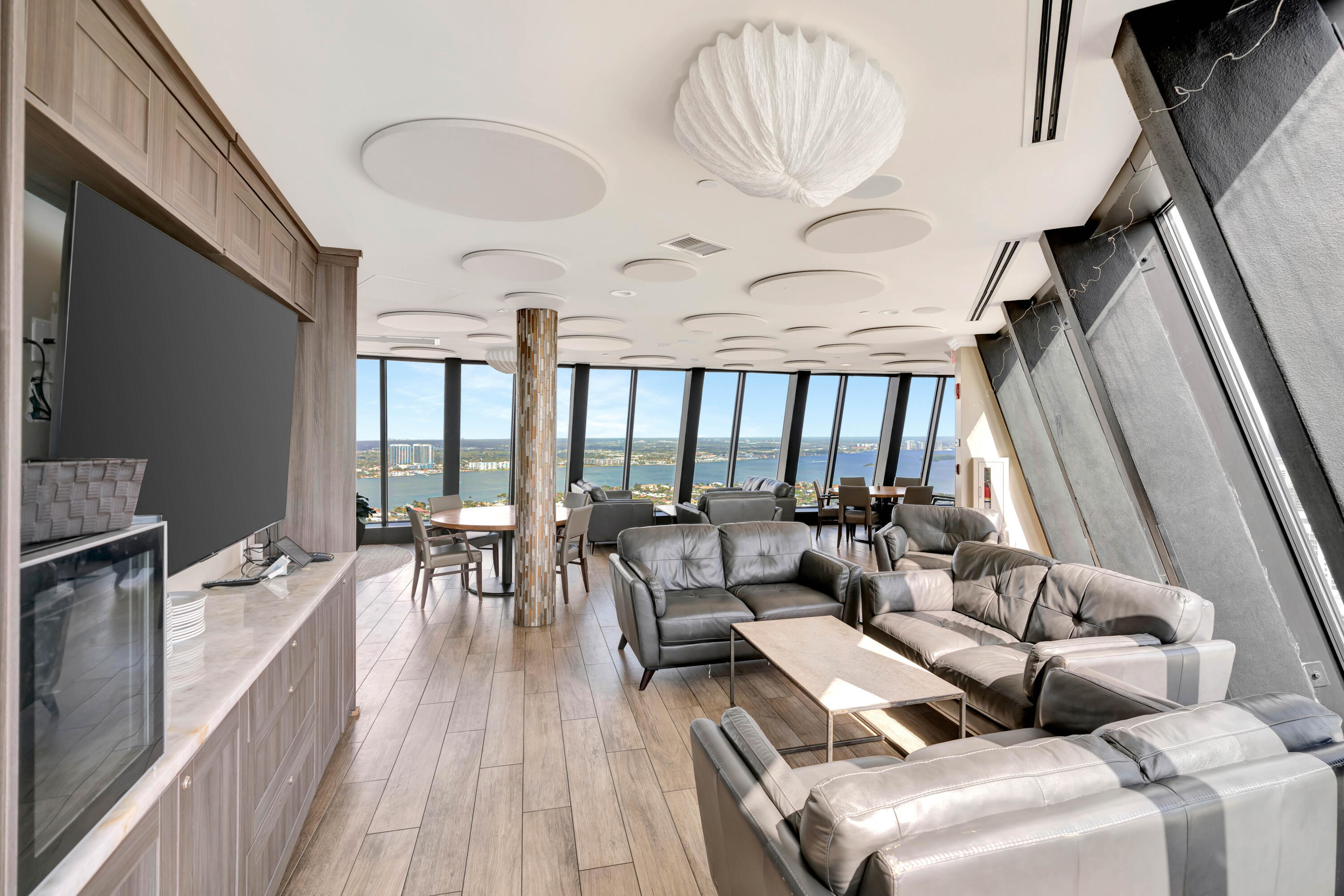 TIARA CONDO - Residential