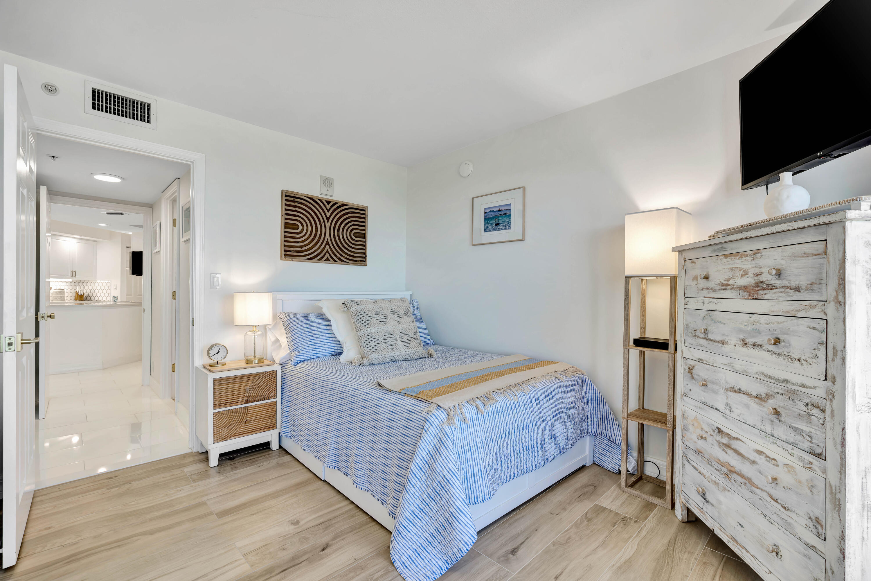 TIARA CONDO - Residential