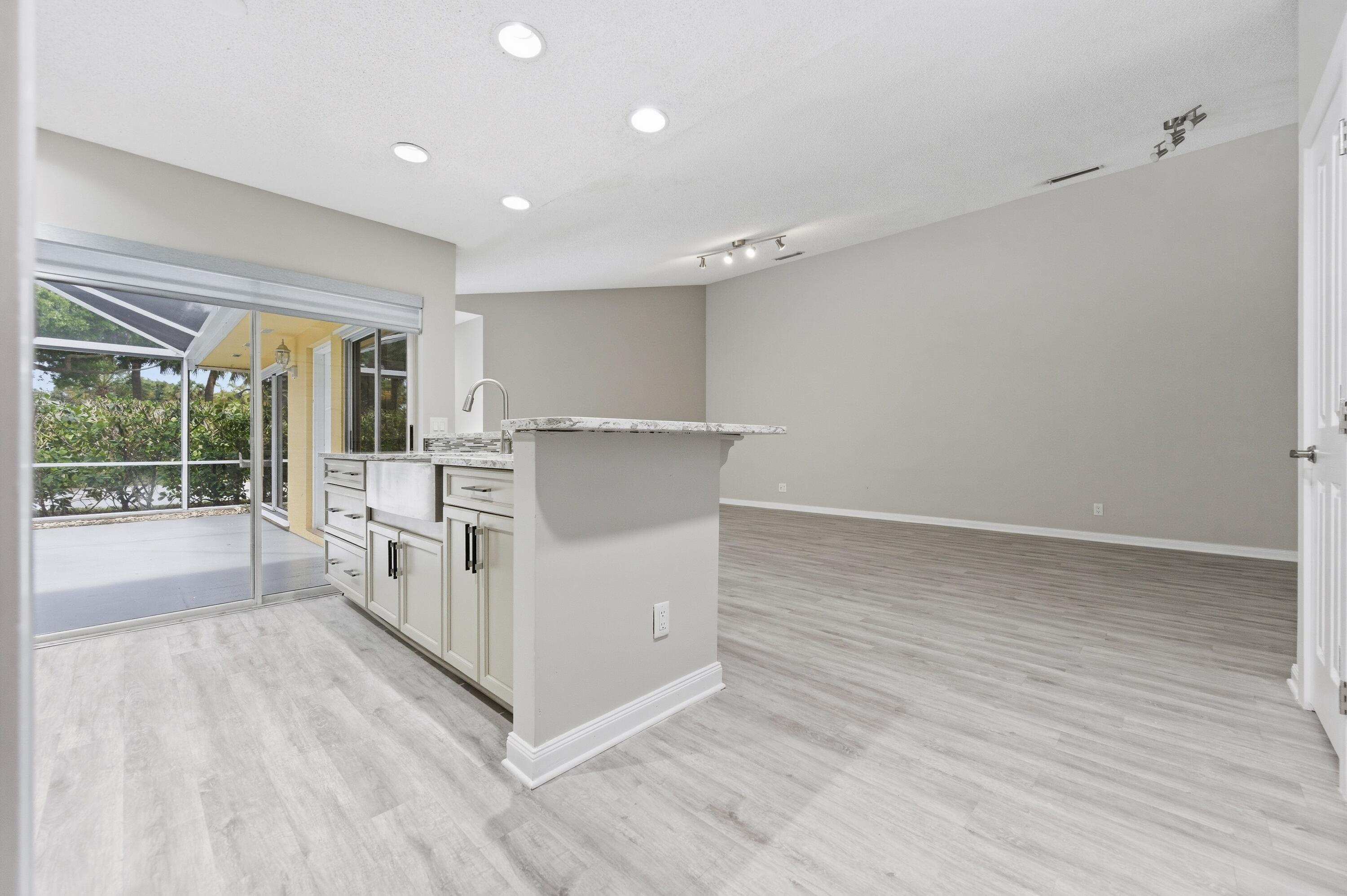 LAKE CATHERINE - Residential