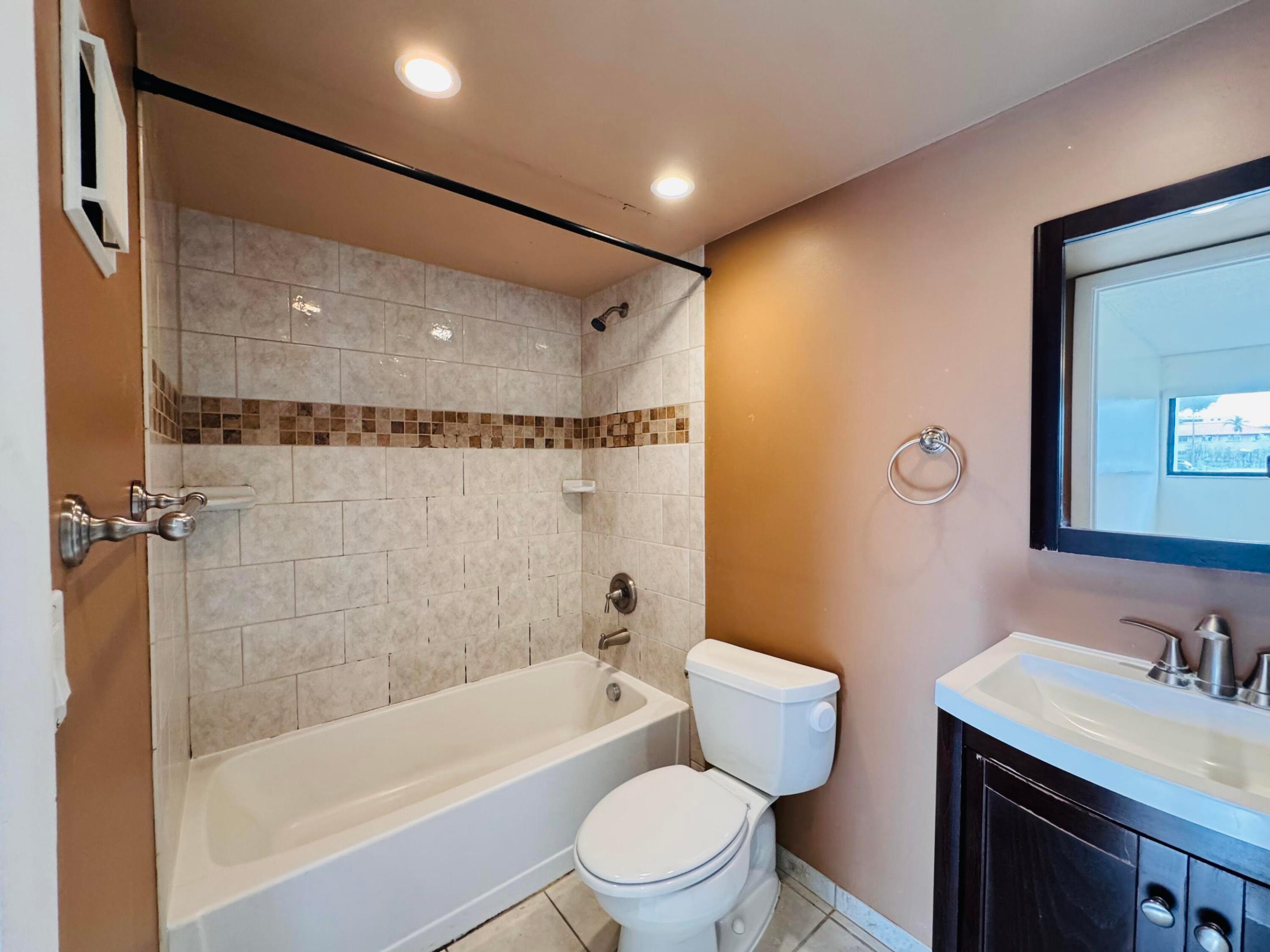 20681 NE 4th Place 105