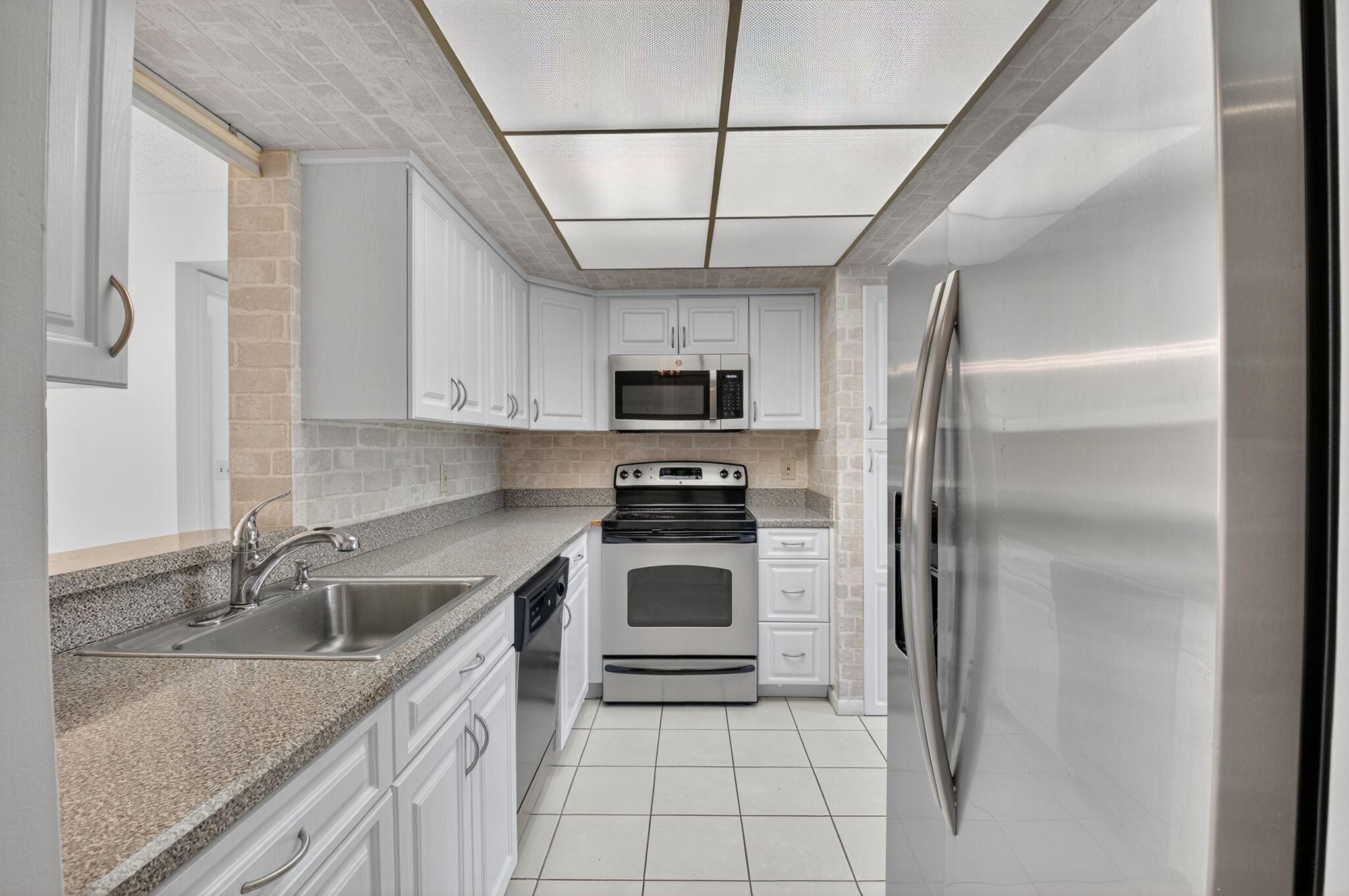 VILLAGES OF ORIOLE DEAUVI - Residential