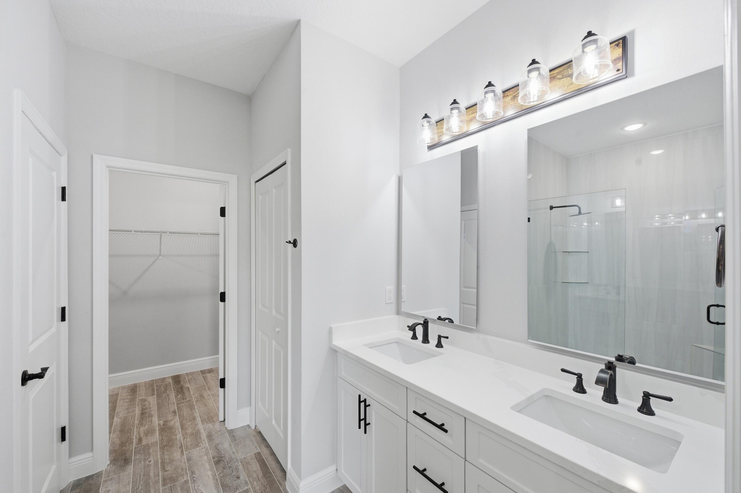 VERO LAKE ESTATES UNIT J - Residential