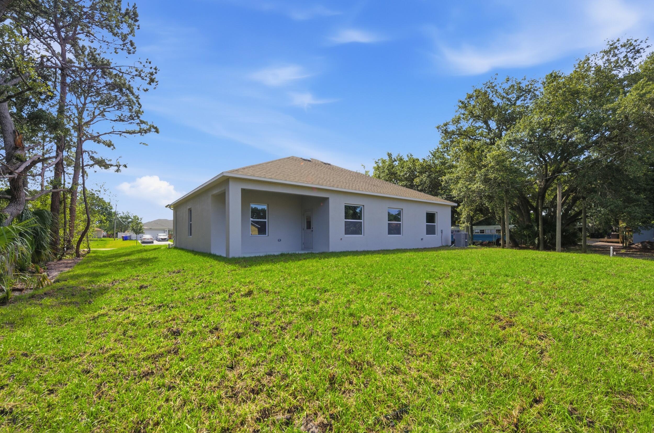 VERO LAKE ESTATES UNIT J - Residential