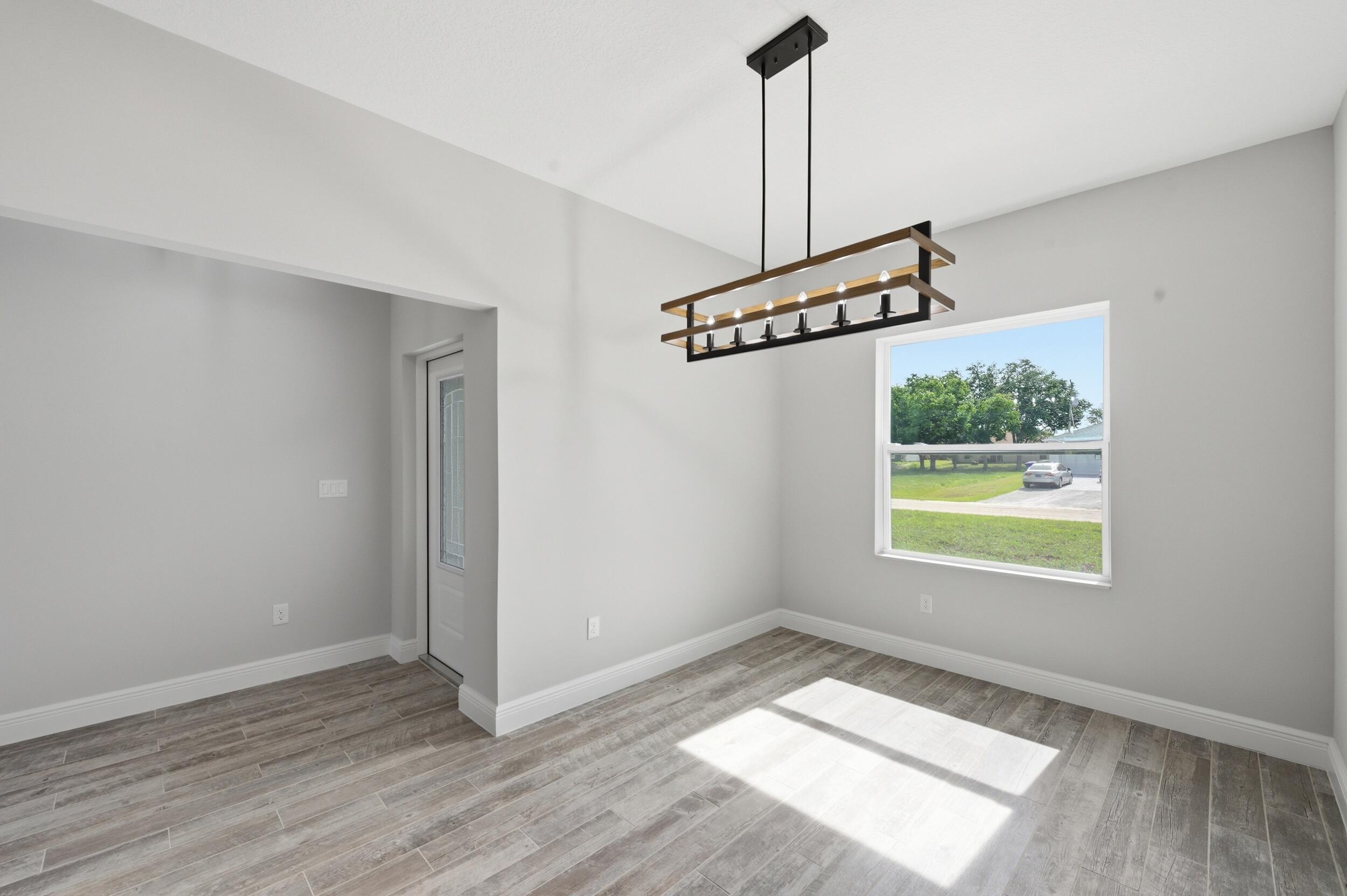 VERO LAKE ESTATES UNIT J - Residential