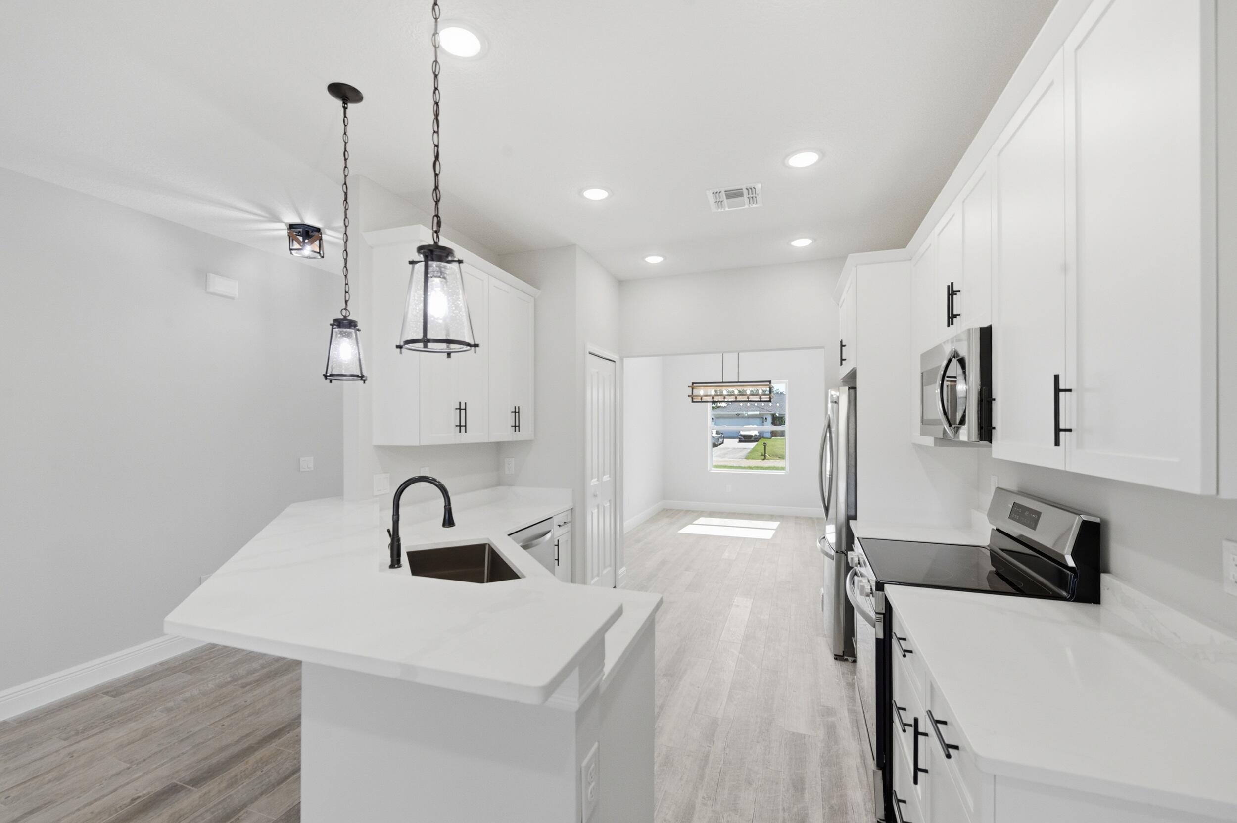 VERO LAKE ESTATES UNIT J - Residential