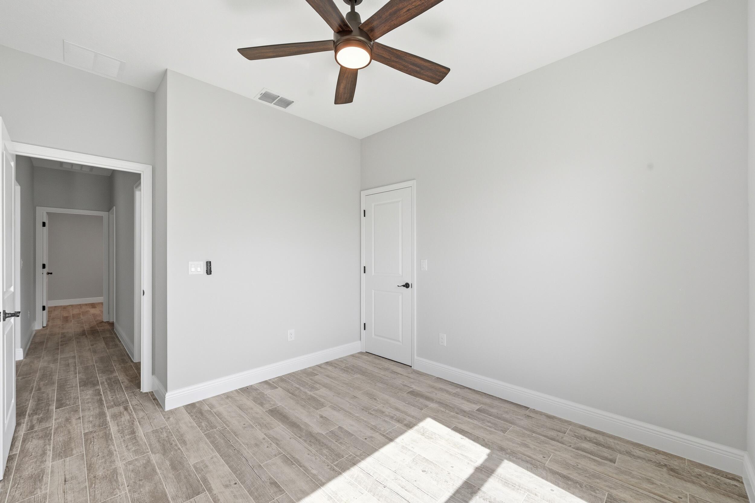 VERO LAKE ESTATES UNIT J - Residential