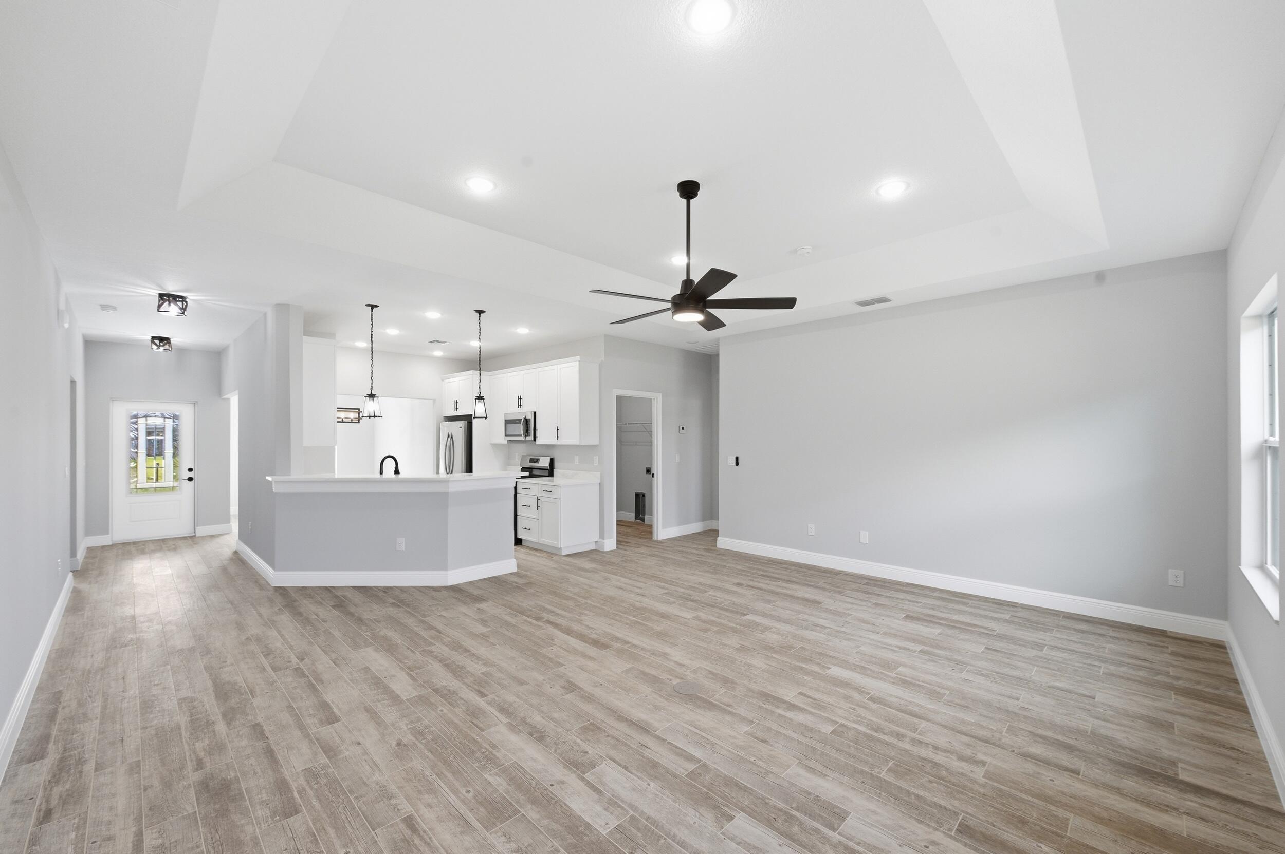 VERO LAKE ESTATES UNIT J - Residential