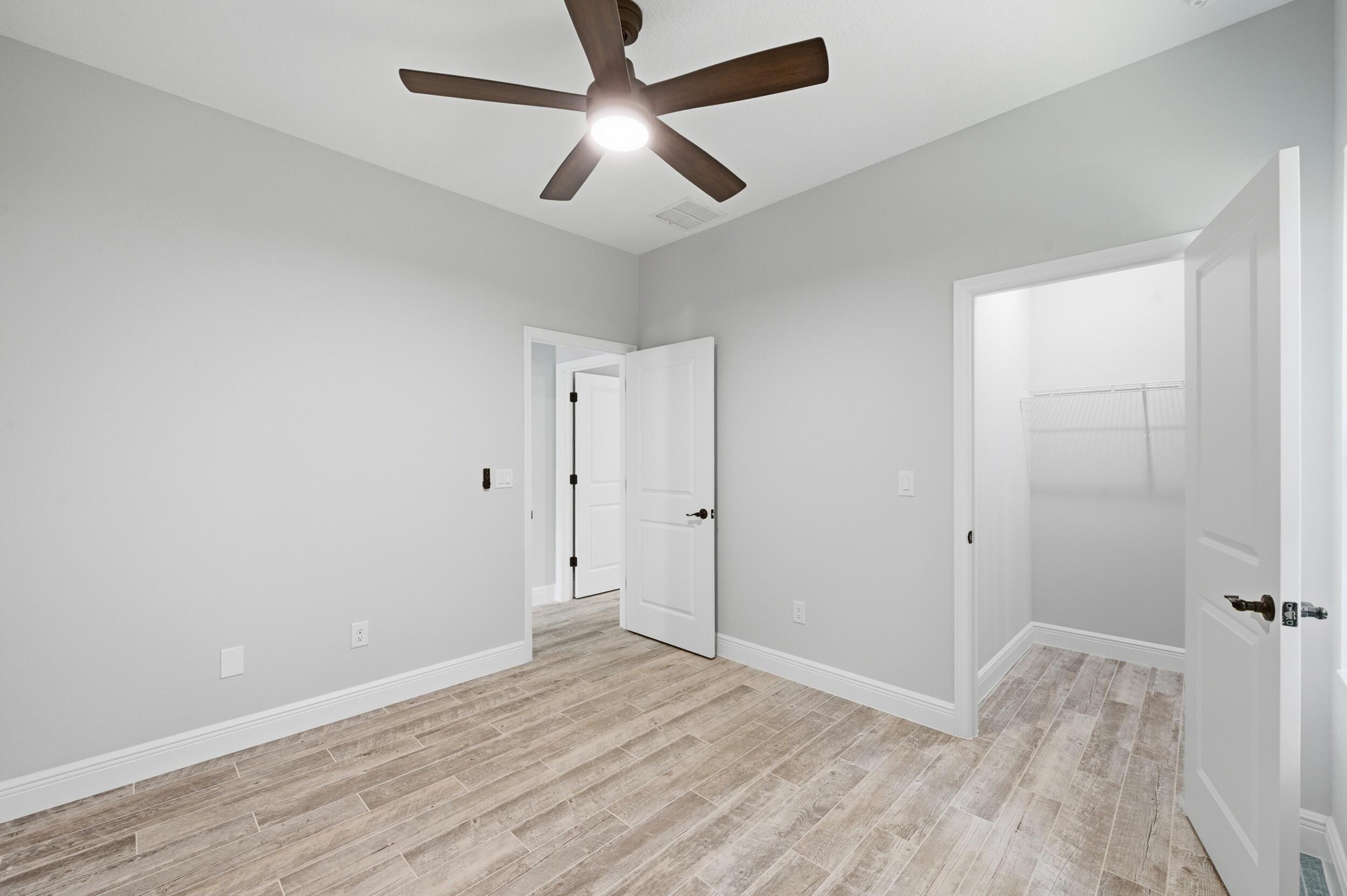 VERO LAKE ESTATES UNIT J - Residential