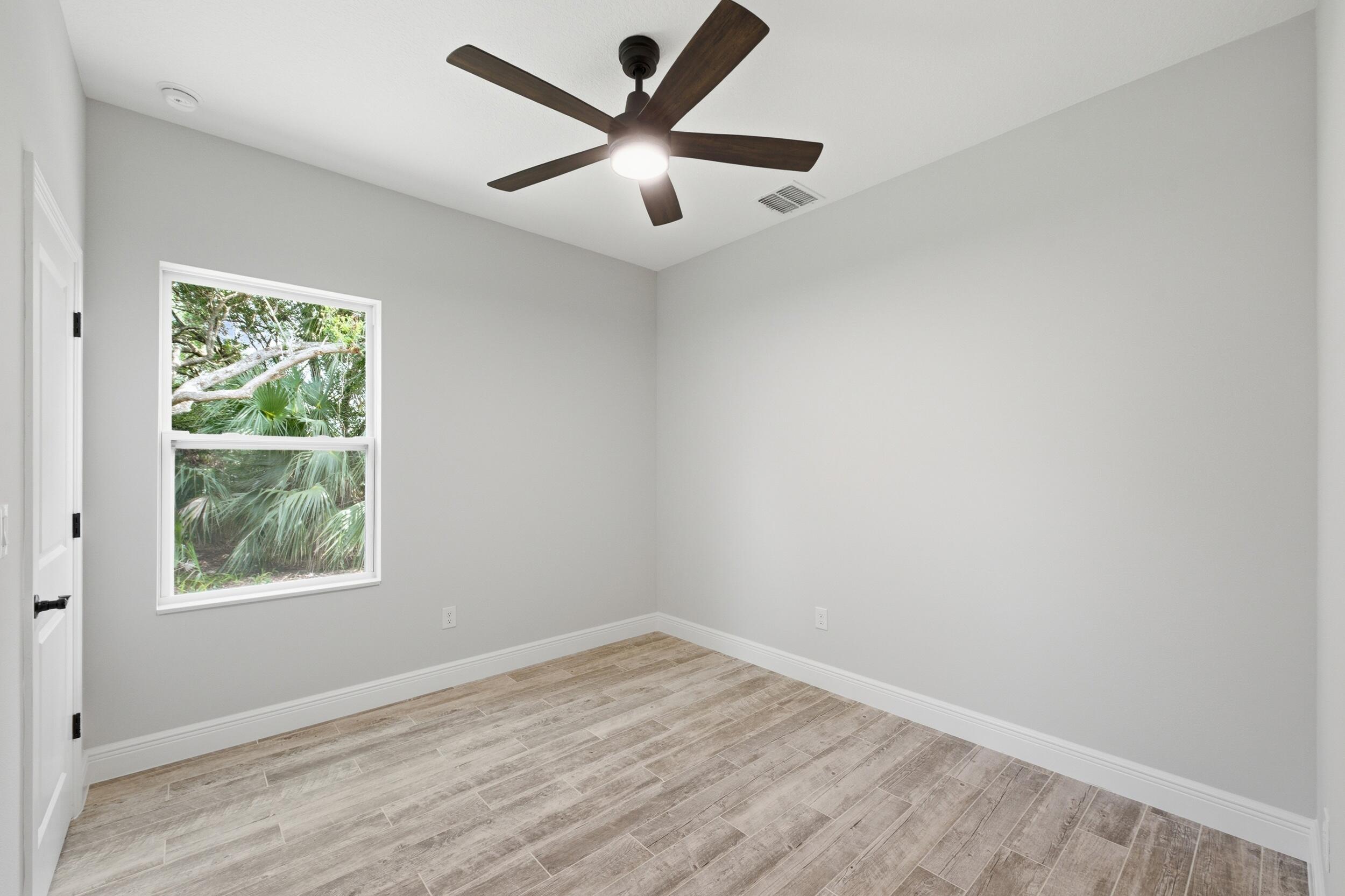 VERO LAKE ESTATES UNIT J - Residential