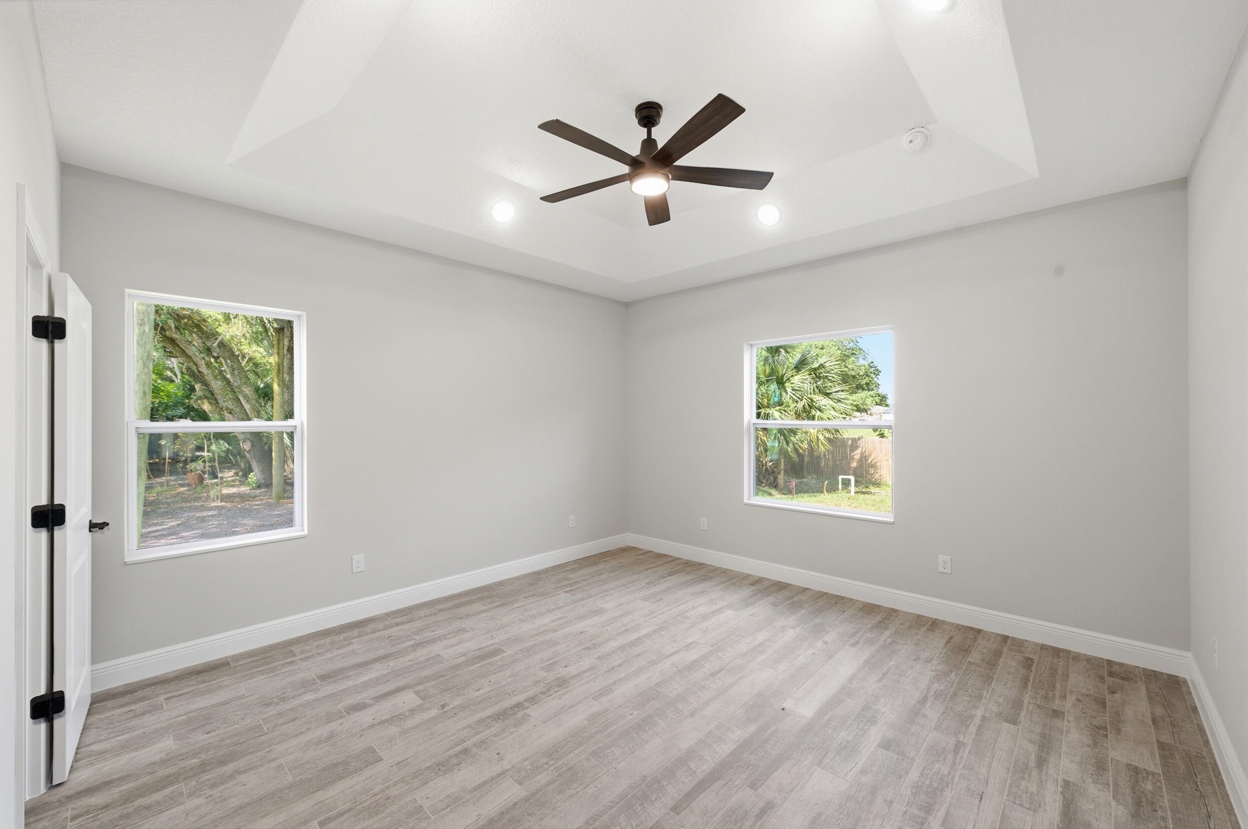VERO LAKE ESTATES UNIT J - Residential