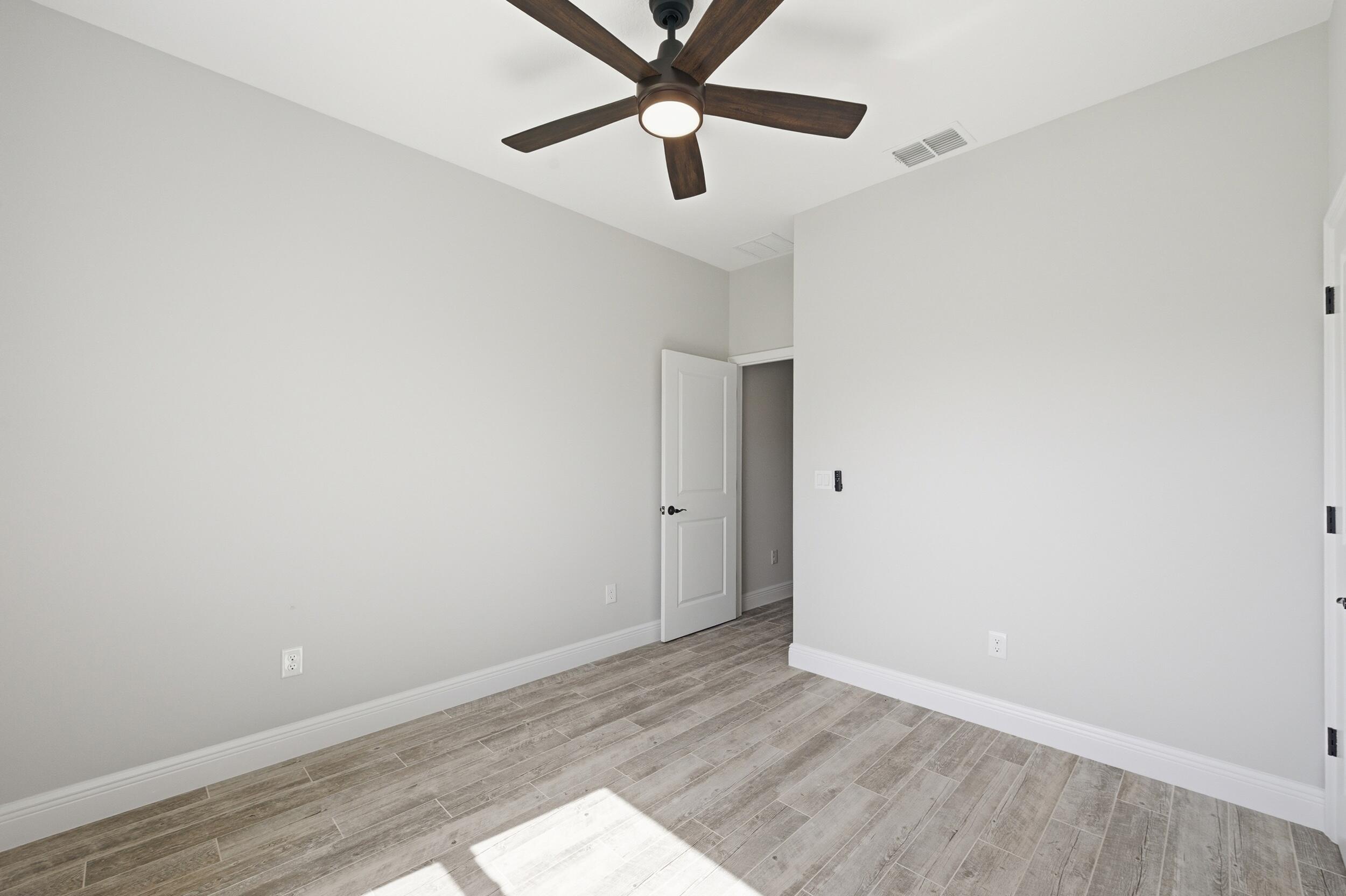 VERO LAKE ESTATES UNIT J - Residential
