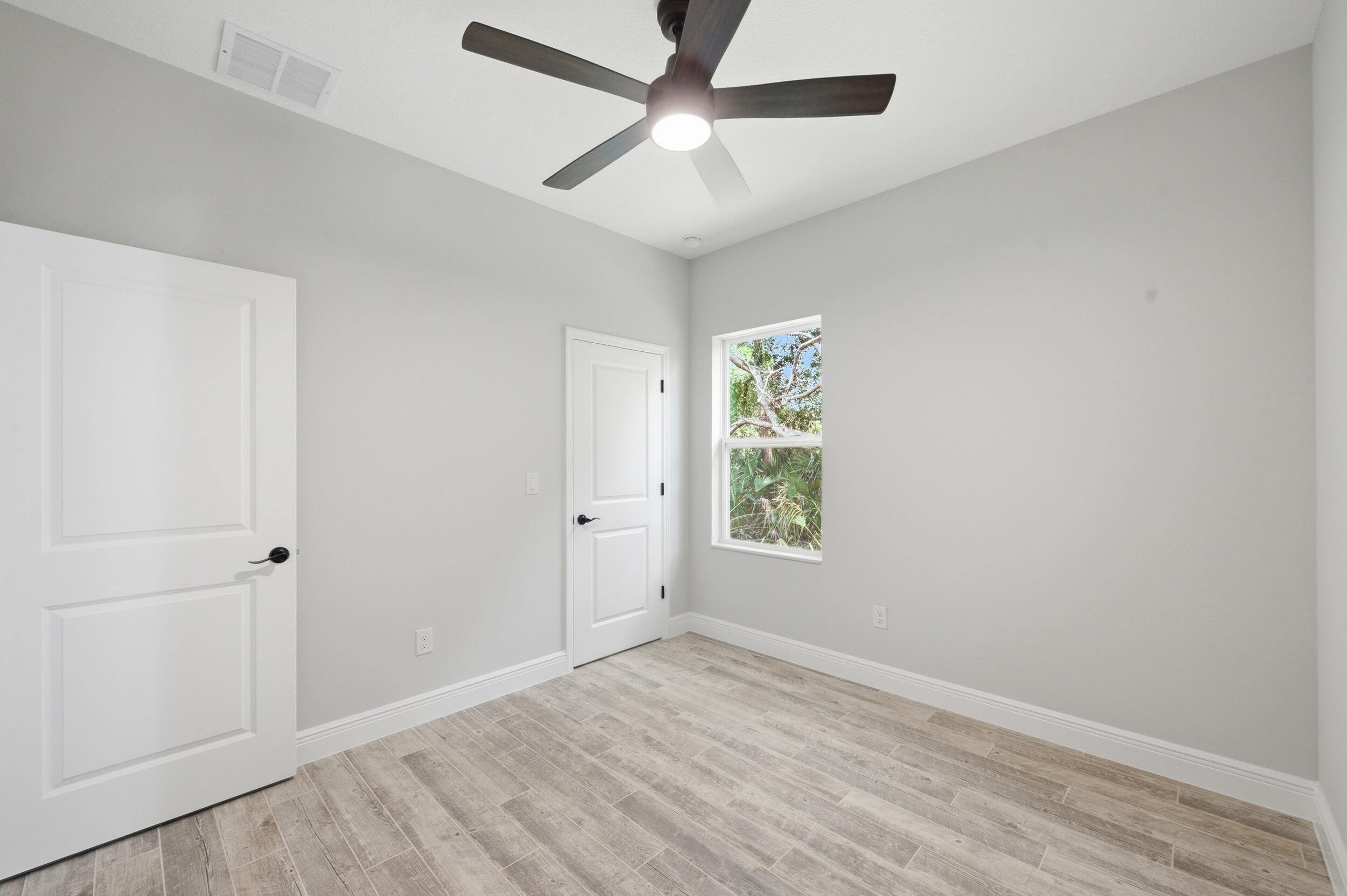 VERO LAKE ESTATES UNIT J - Residential