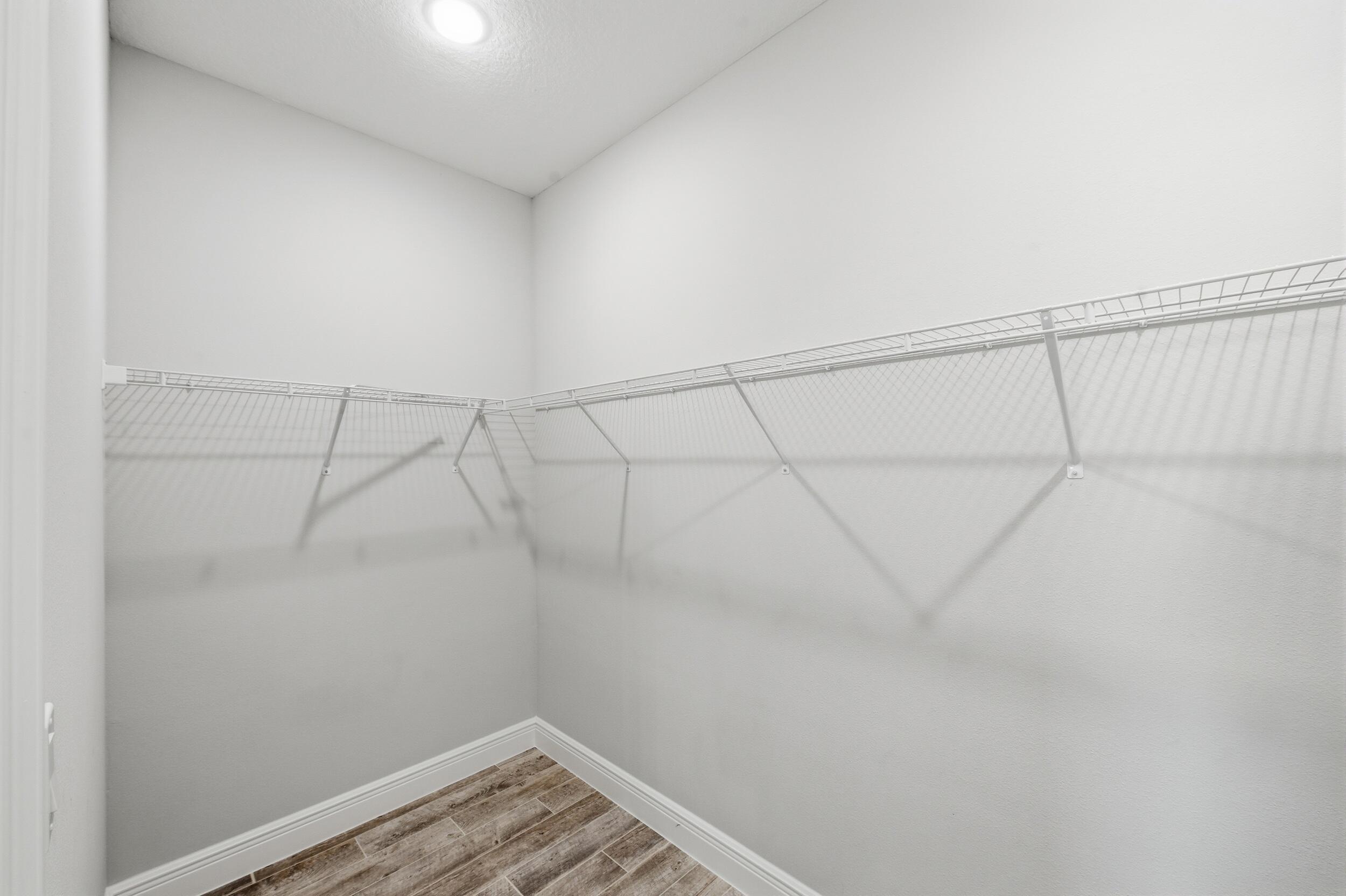VERO LAKE ESTATES UNIT J - Residential