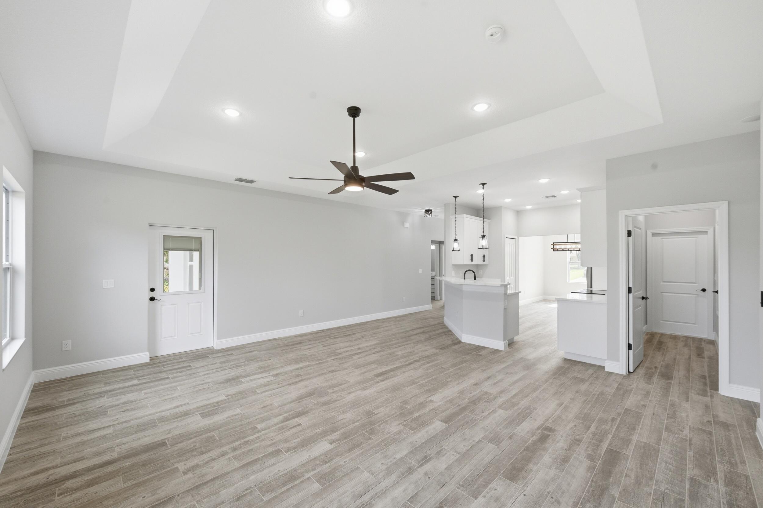 VERO LAKE ESTATES UNIT J - Residential