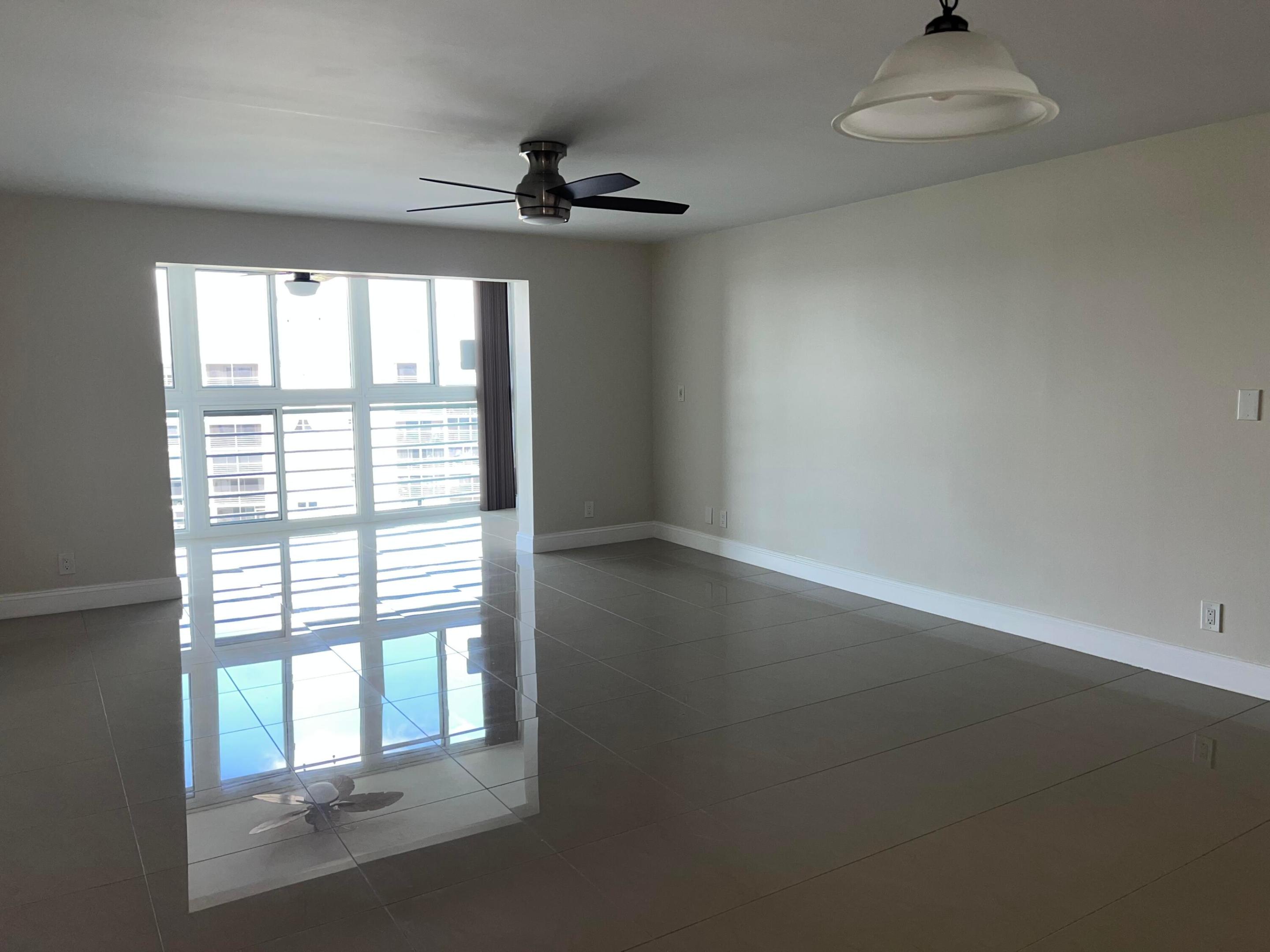 MEADOWBROOK LAKES VIEW CONDO - Residential