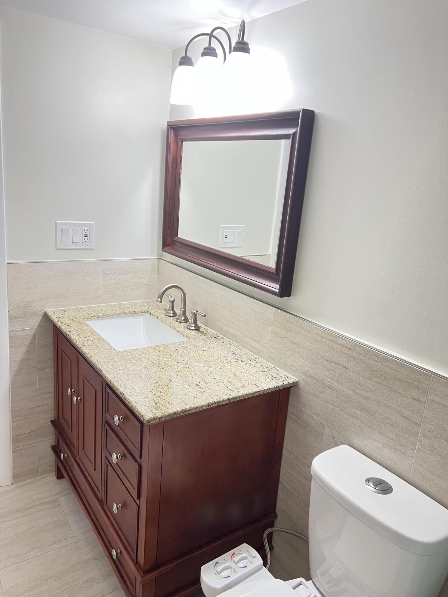 MEADOWBROOK LAKES VIEW CONDO - Residential