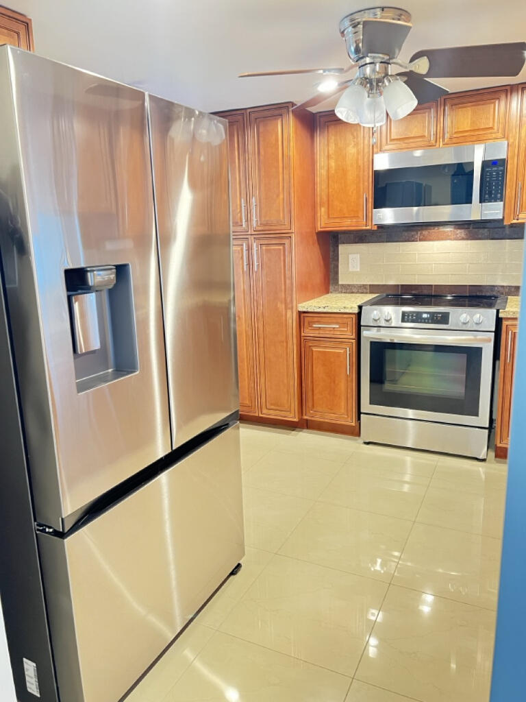 301 SE 3rd Street 606