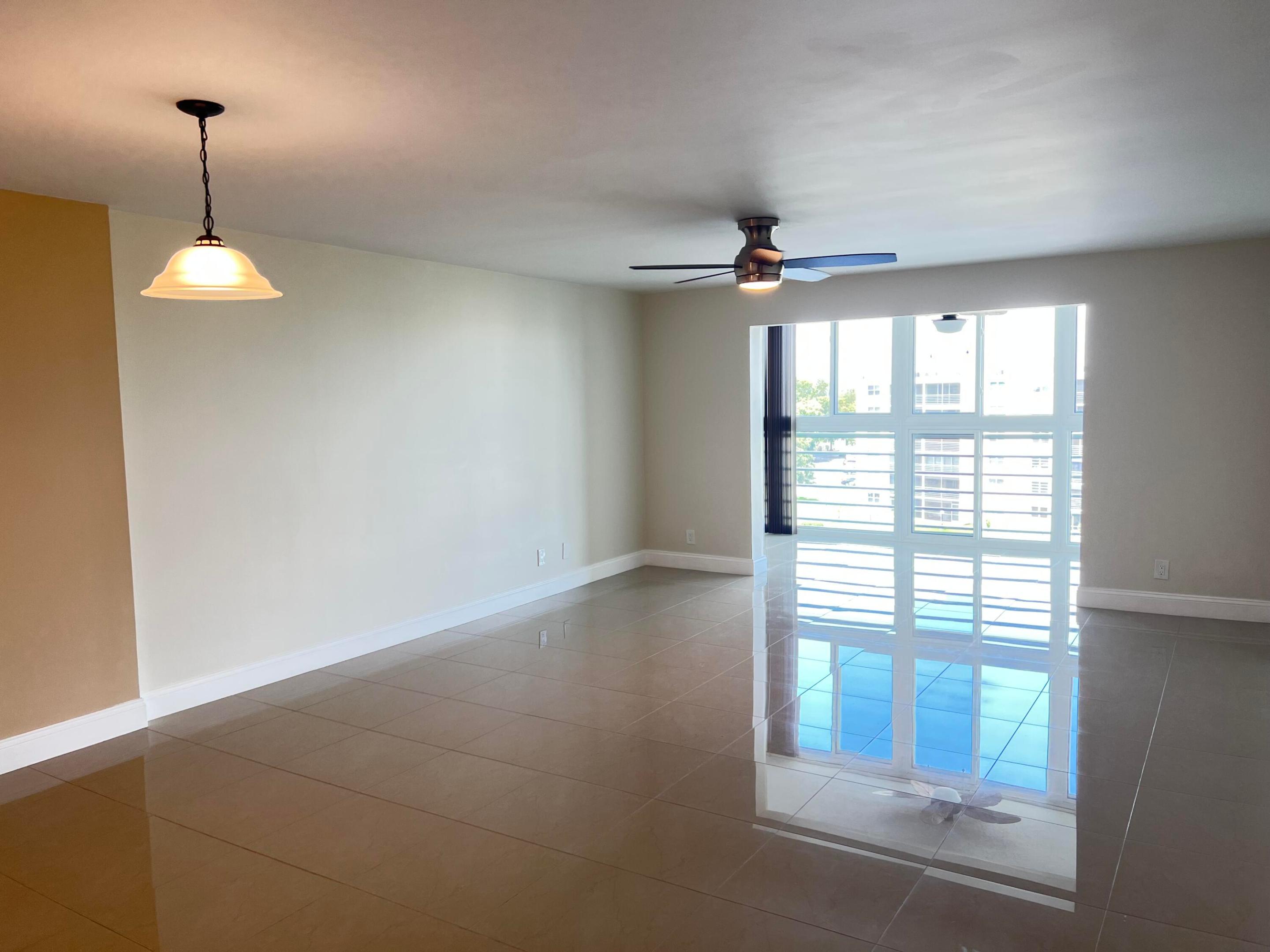 MEADOWBROOK LAKES VIEW CONDO - Residential