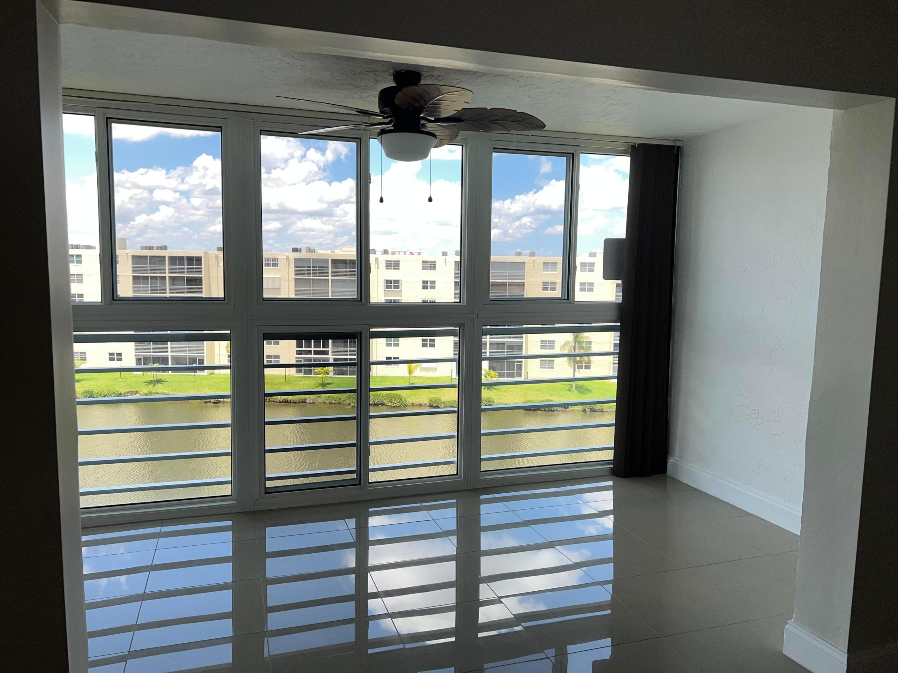 MEADOWBROOK LAKES VIEW CONDO - Residential