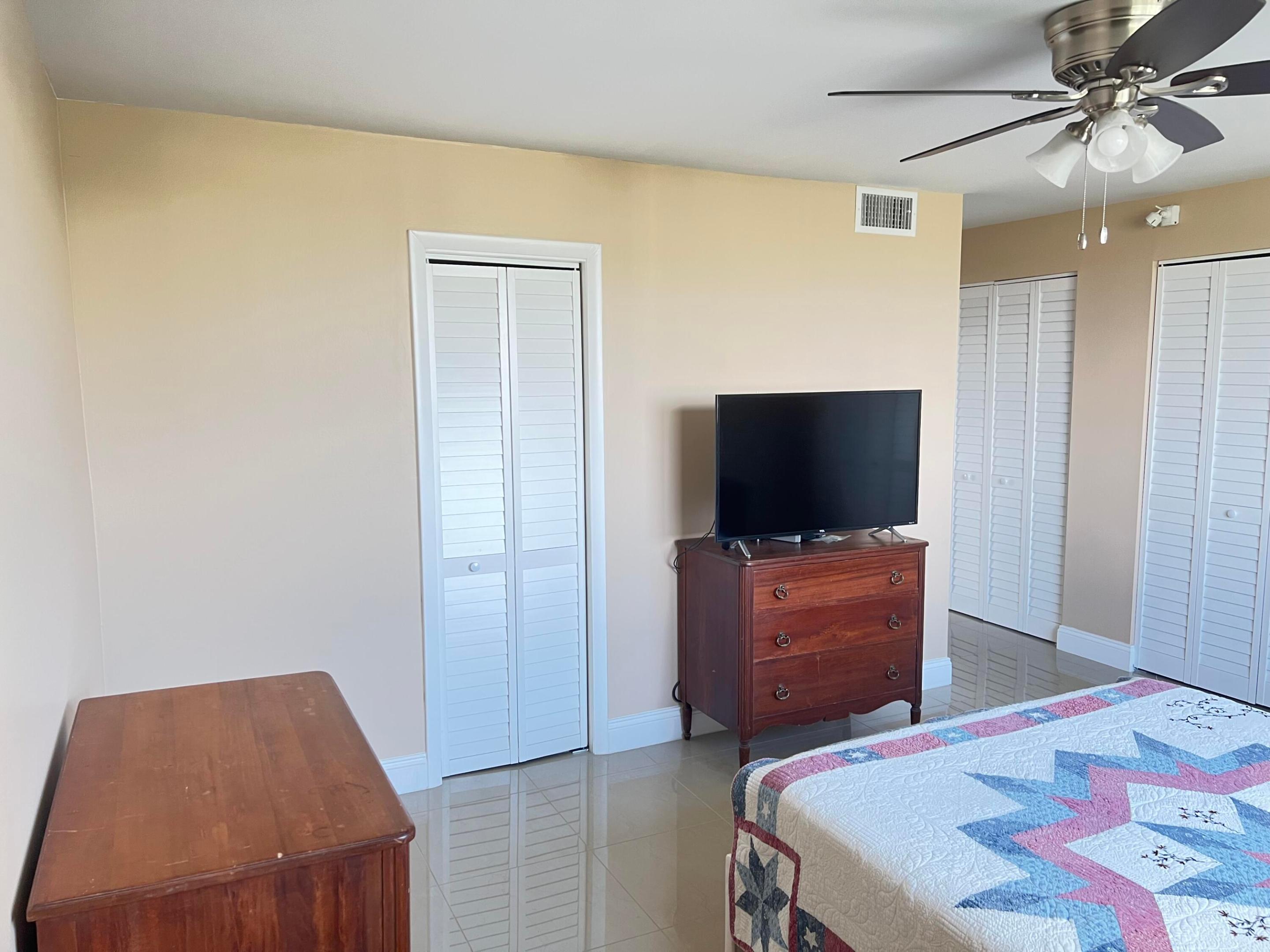 MEADOWBROOK LAKES VIEW CONDO - Residential