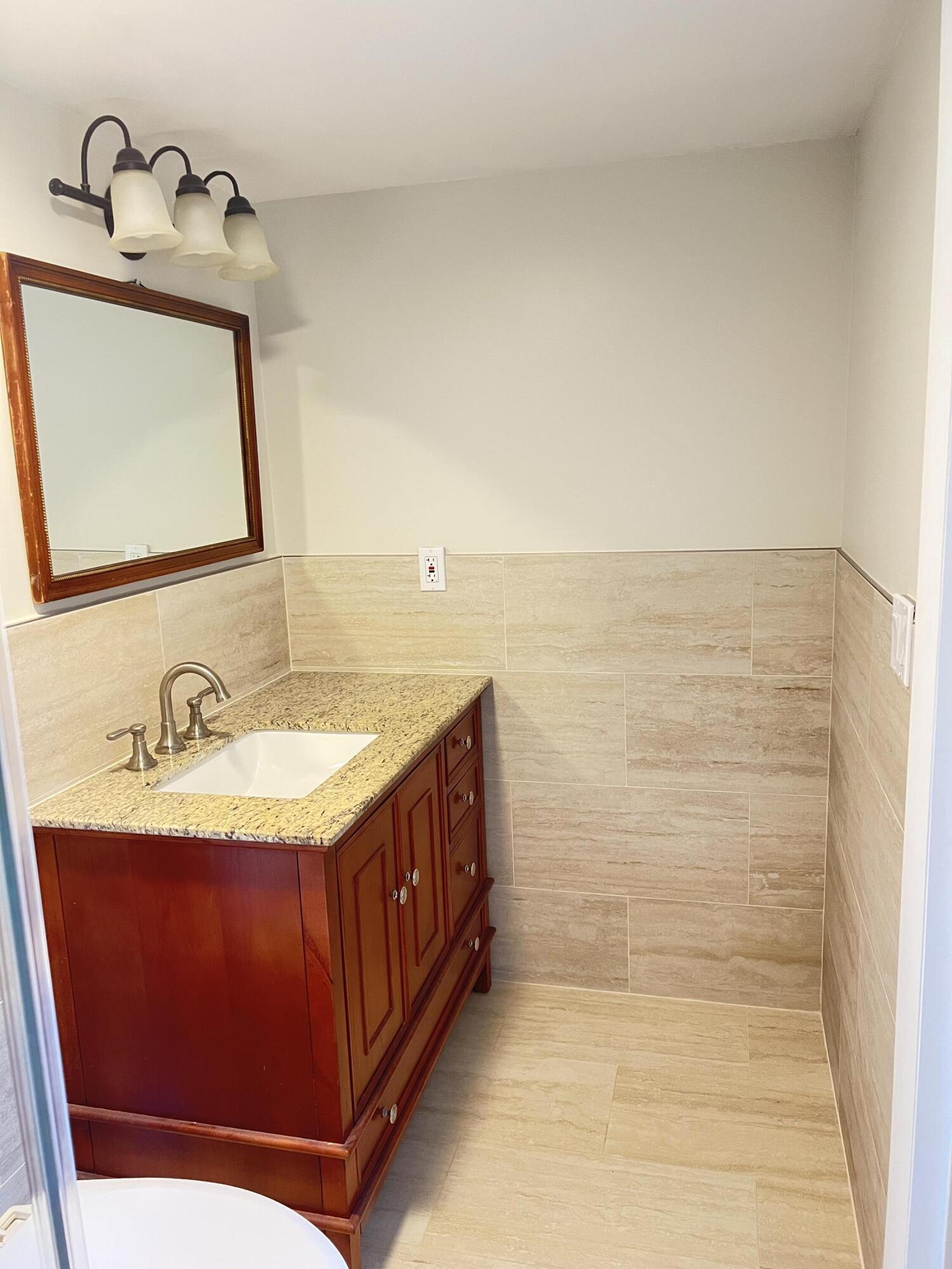 MEADOWBROOK LAKES VIEW CONDO - Residential