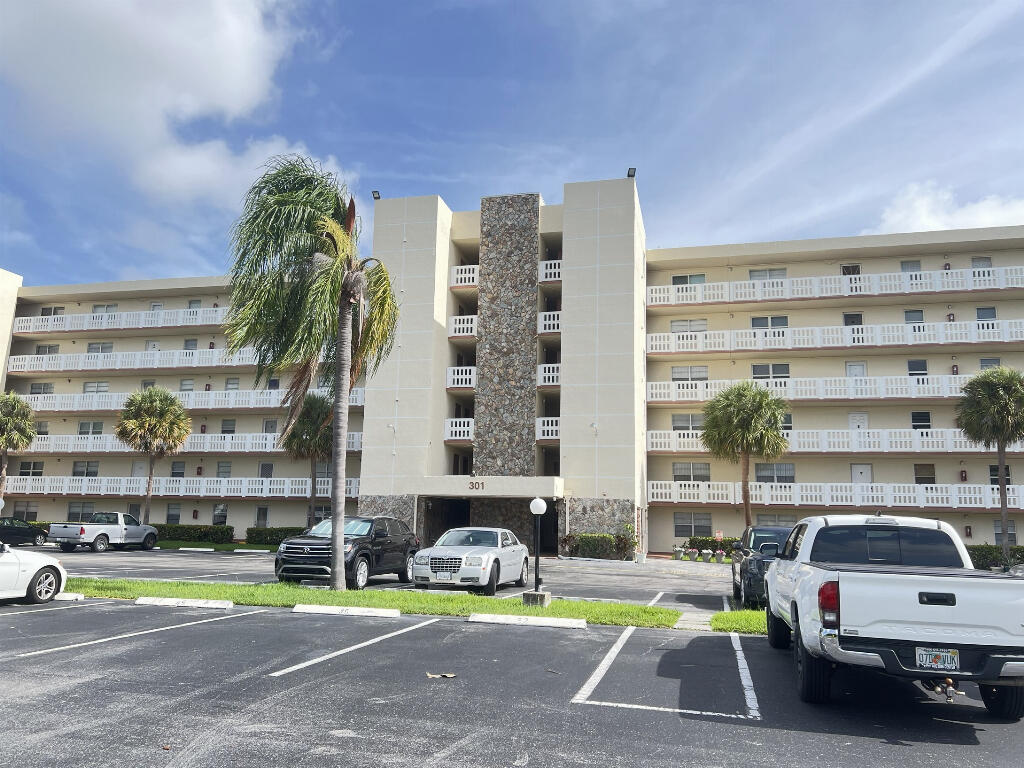 301 SE 3rd Street 606