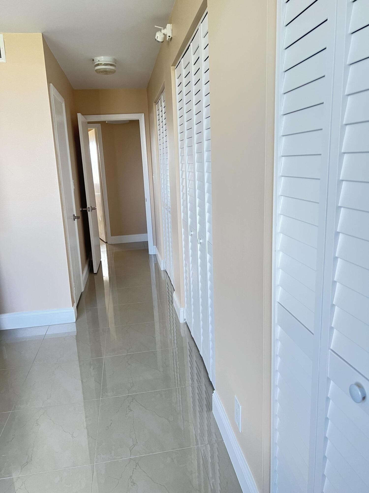 MEADOWBROOK LAKES VIEW CONDO - Residential