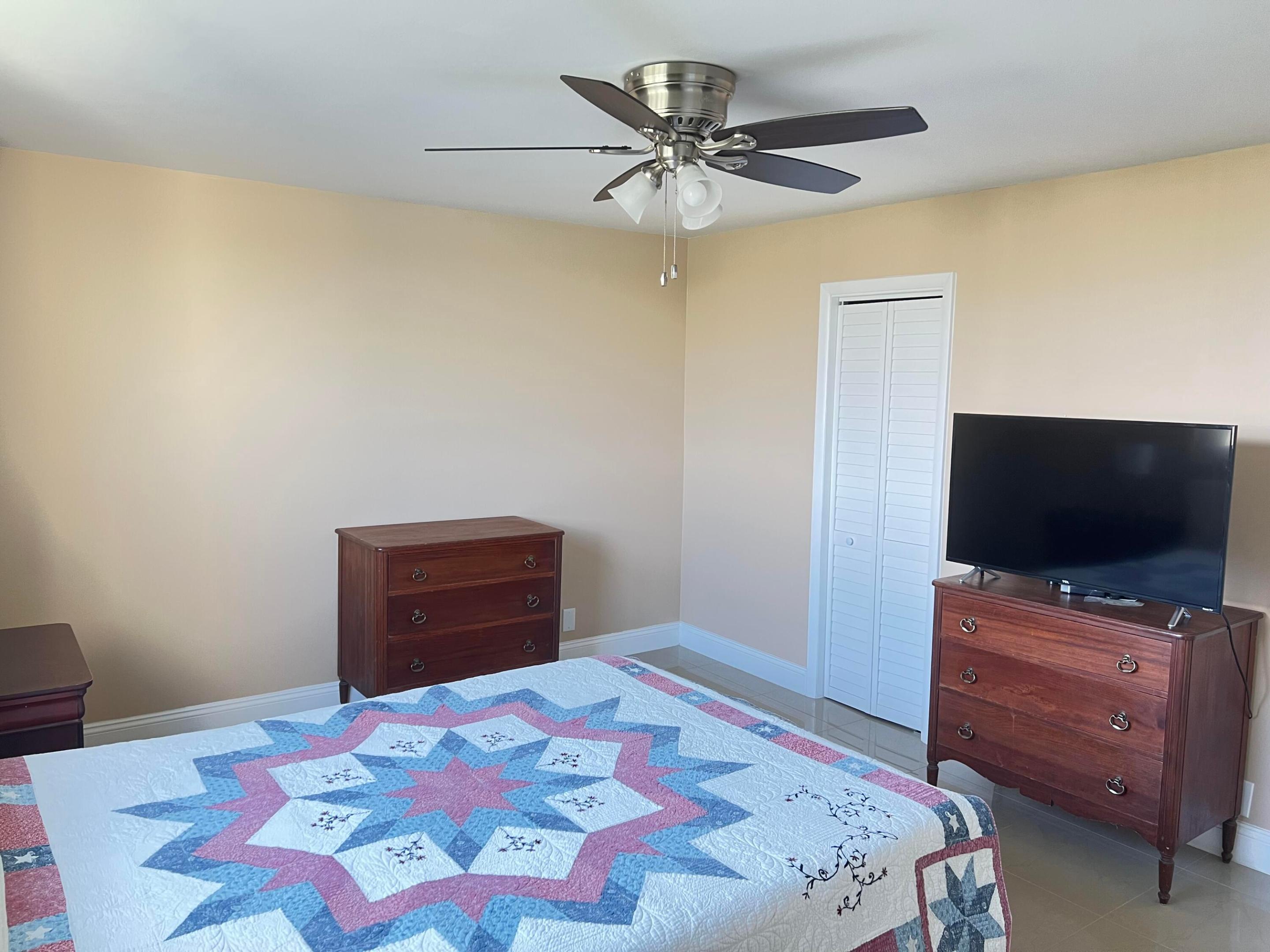 MEADOWBROOK LAKES VIEW CONDO - Residential