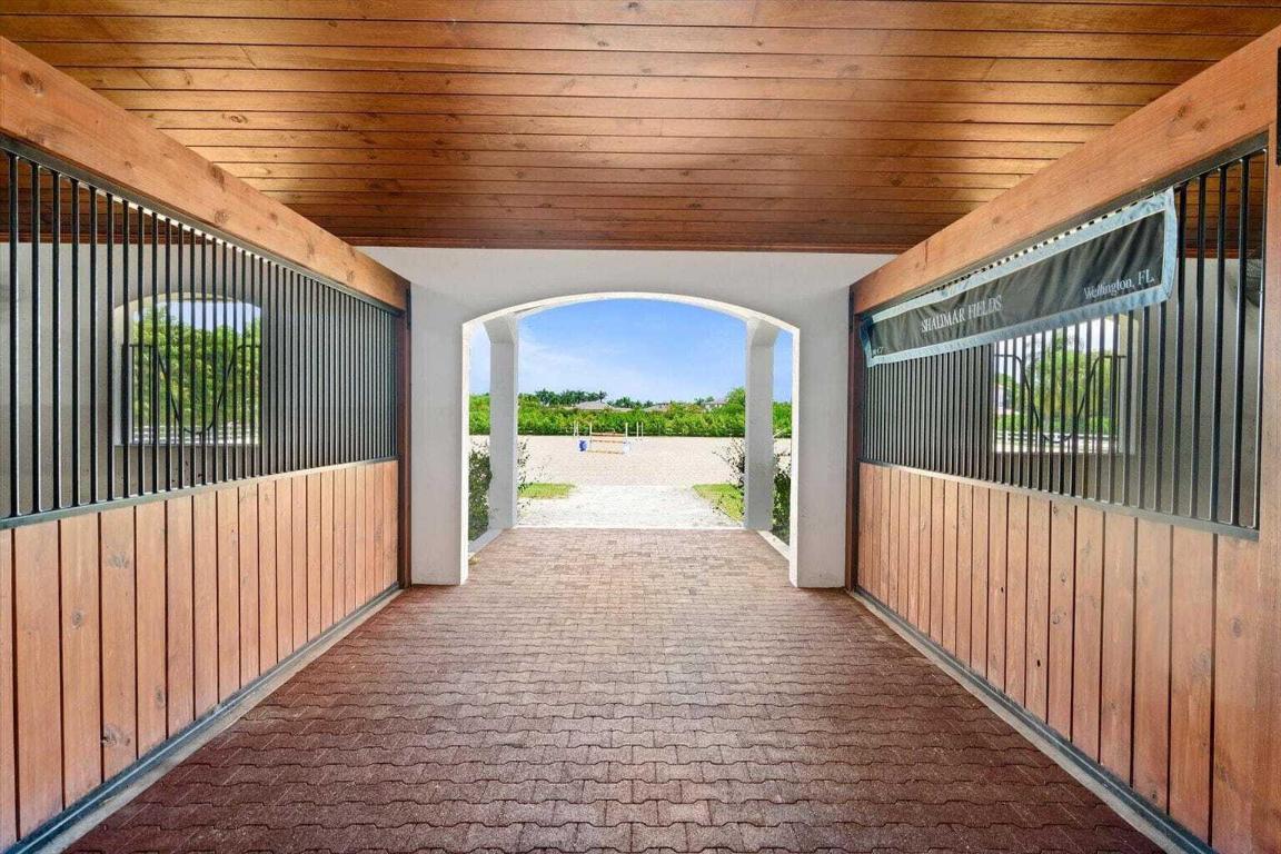 SADDLE TRAIL PARK OF WELLINGTON - Land