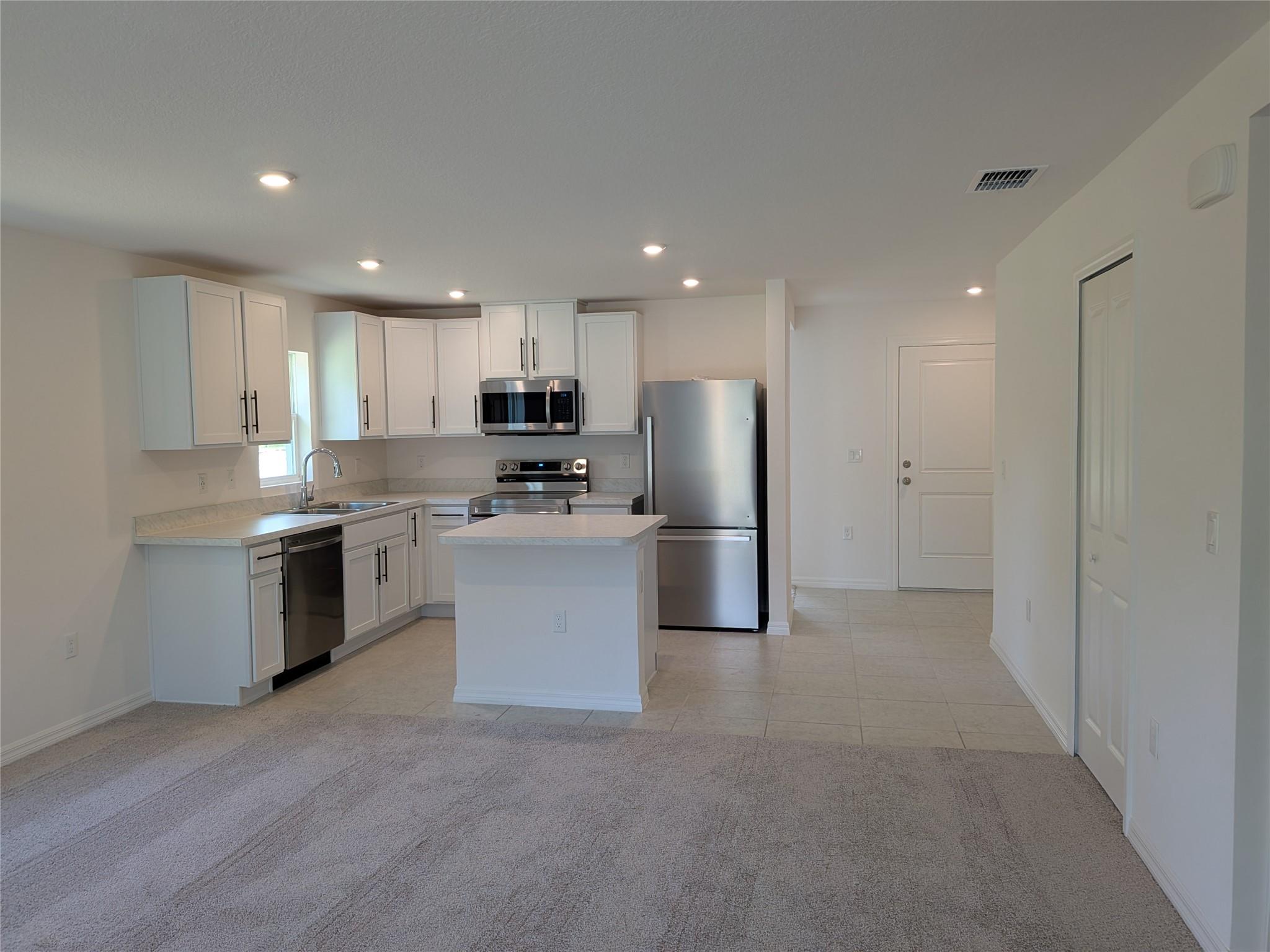 Vero Lake Estates Unit H- - Residential Lease