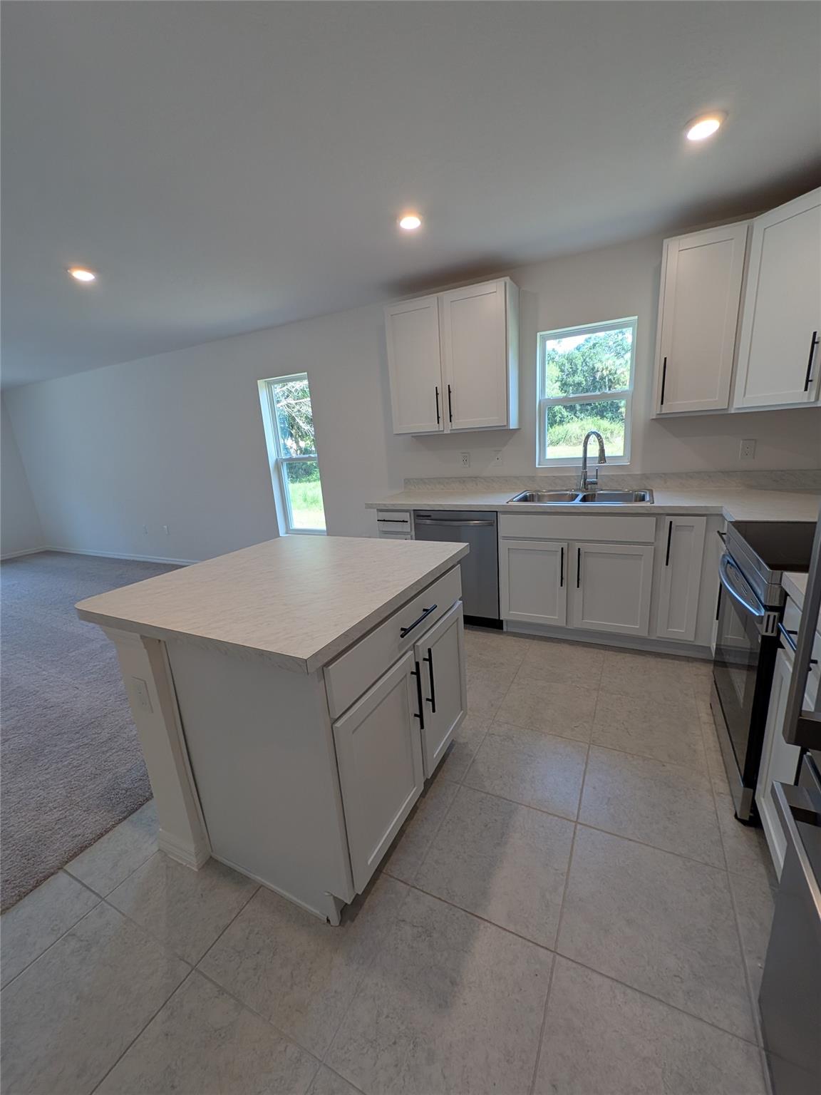 Vero Lake Estates Unit H- - Residential Lease