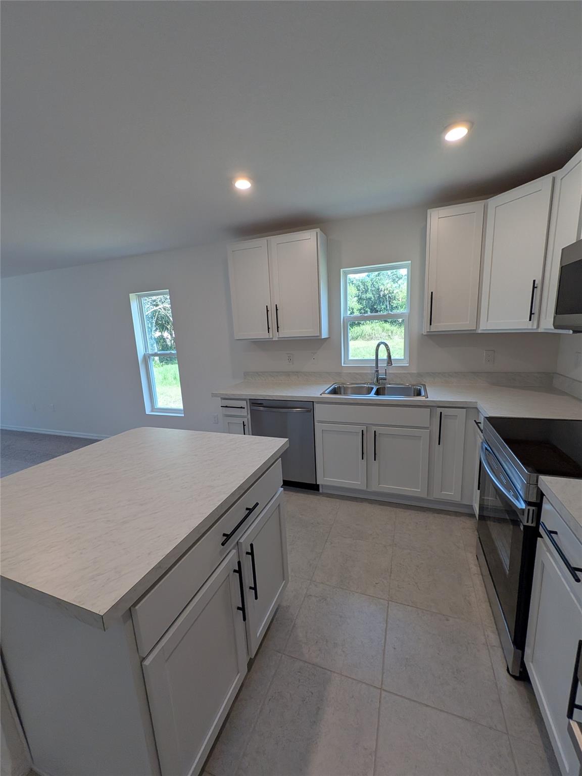 Vero Lake Estates Unit H- - Residential Lease