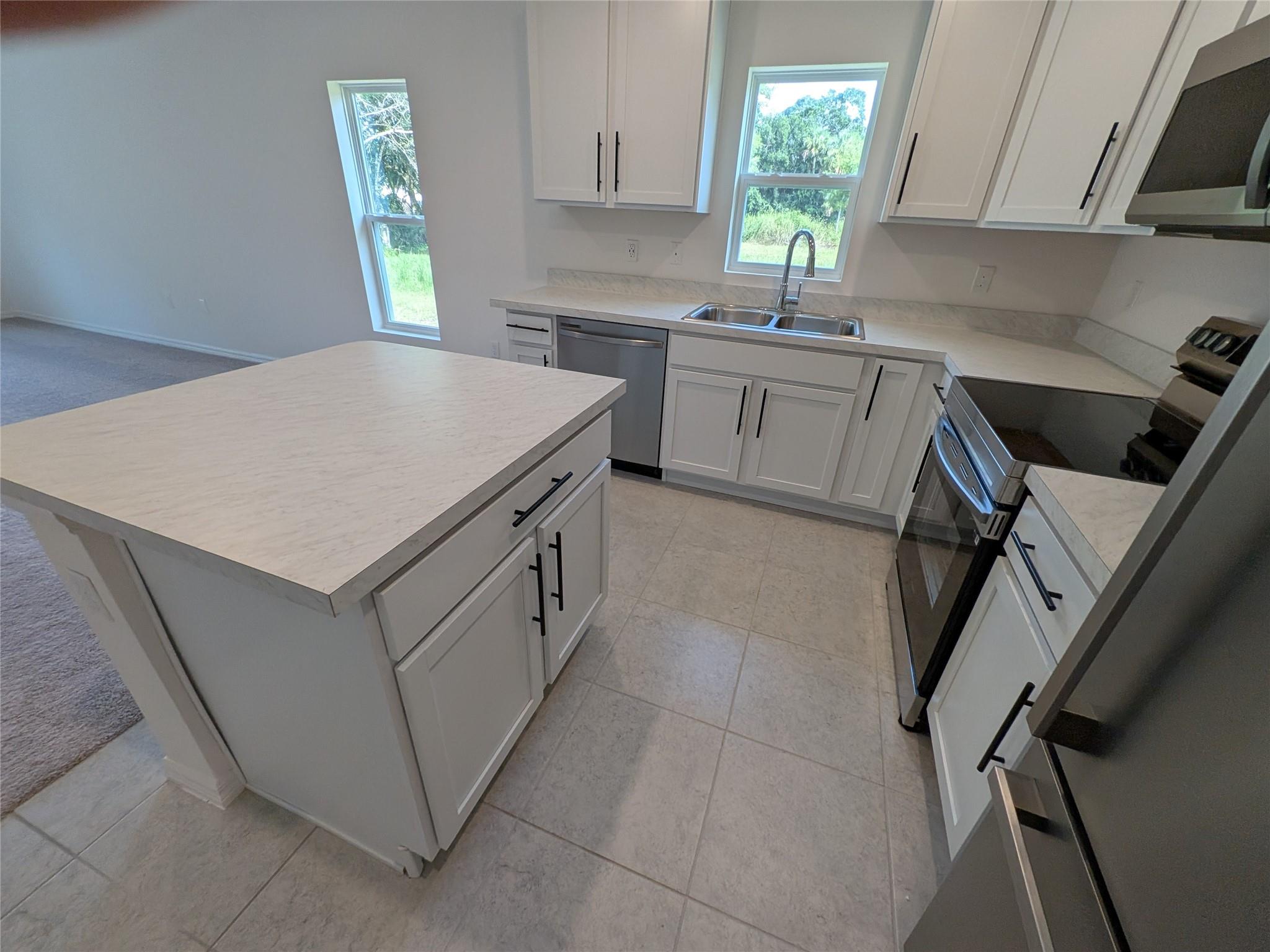 Vero Lake Estates Unit H- - Residential Lease