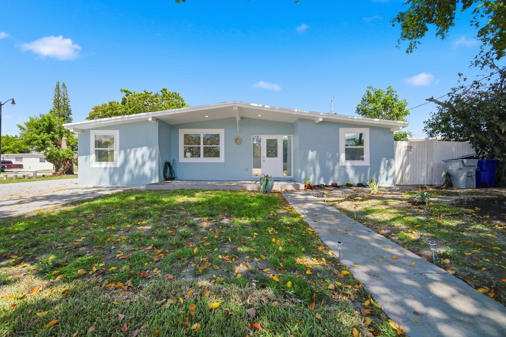 Photo of 1517 NE 53rd Court, Pompano Beach, FL 33064 (MLS # B26008241)